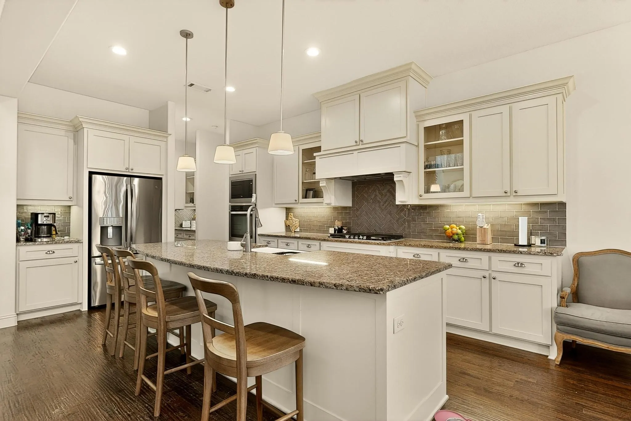 Single Family Residence For Sale in Kaufman County , 1107 Devonshire Drive S, Forney, Texas 75126, 5 Bedrooms, 4 Bathrooms, 2 Garage spaces, 4,389 Sqft, built in 2017, Price $732,500, mls#21156882, Real Estate Agent in Forney, Homes For Sale in Kaufman county, Homes For Sale in Forney, Realtor in Forney Texas, Real Estate Brokerage Independent Realty Texas, Luminita Cordes Realtor