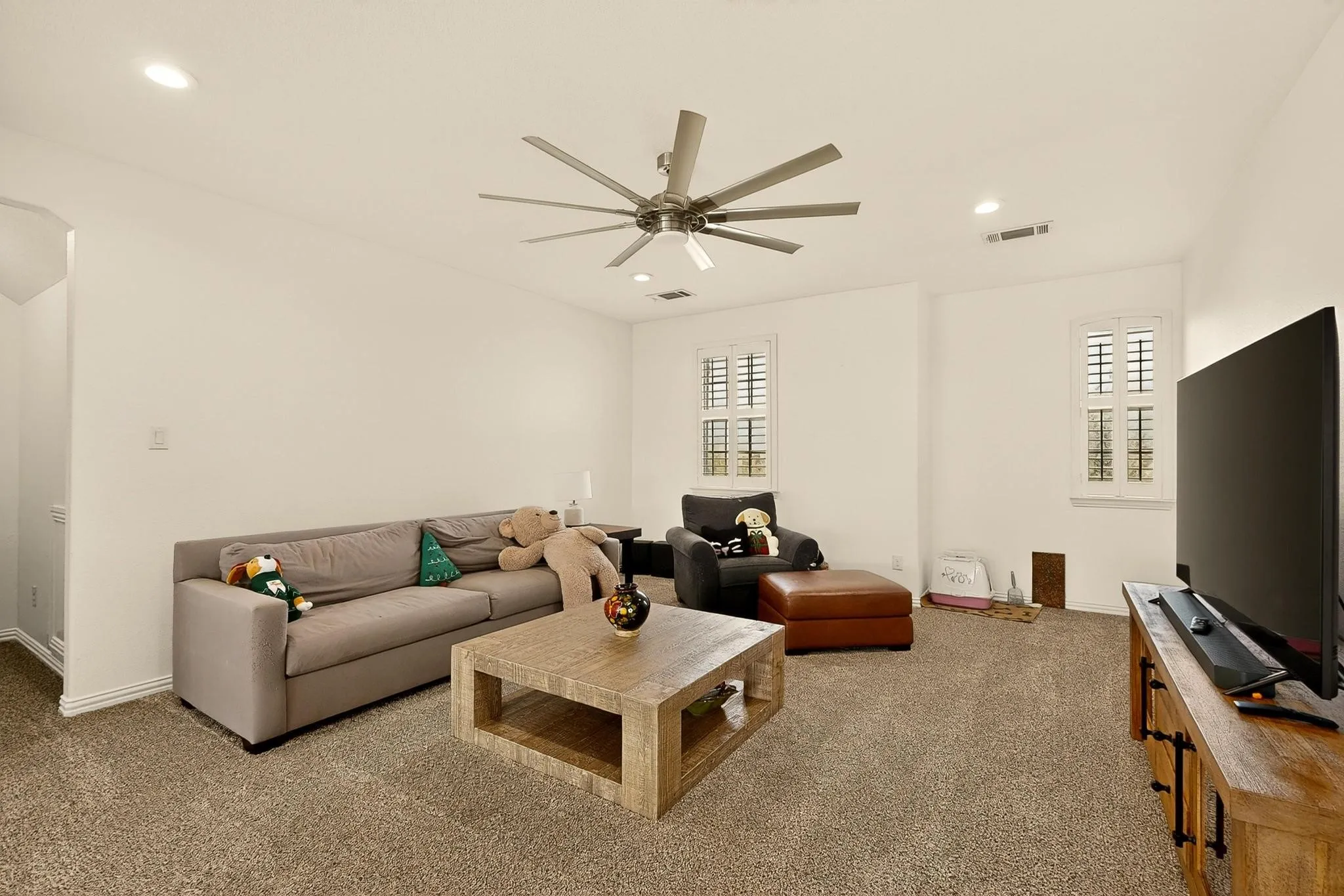Single Family Residence For Sale in Kaufman County , 1107 Devonshire Drive S, Forney, Texas 75126, 5 Bedrooms, 4 Bathrooms, 2 Garage spaces, 4,389 Sqft, built in 2017, Price $732,500, mls#21156882, Real Estate Agent in Forney, Homes For Sale in Kaufman county, Homes For Sale in Forney, Realtor in Forney Texas, Real Estate Brokerage Independent Realty Texas, Luminita Cordes Realtor