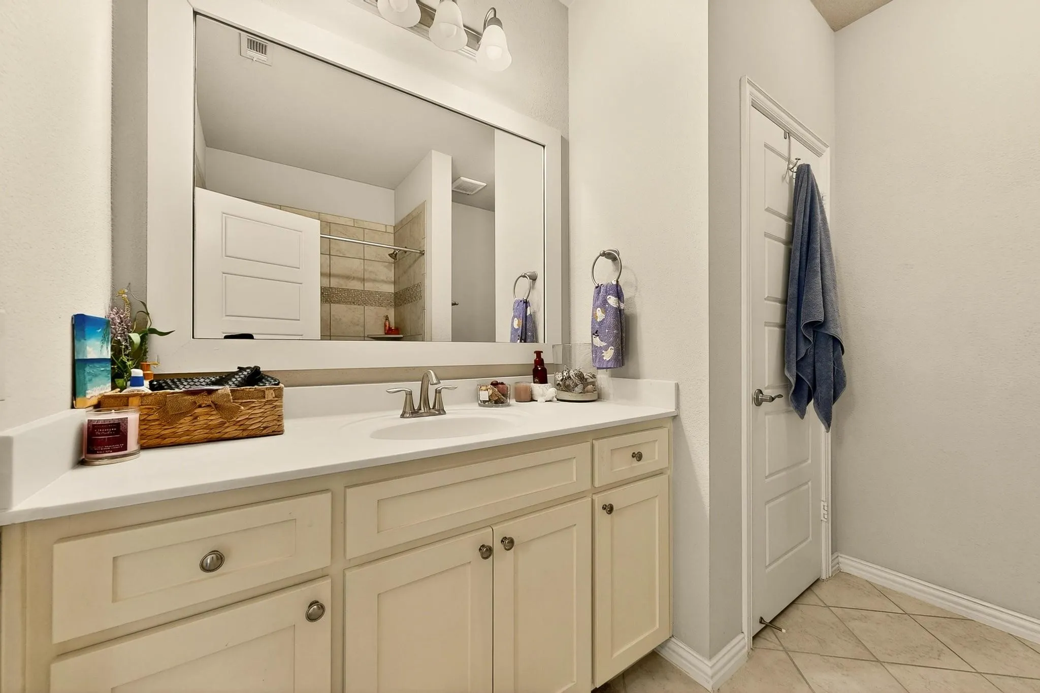 Single Family Residence For Sale in Kaufman County , 1107 Devonshire Drive S, Forney, Texas 75126, 5 Bedrooms, 4 Bathrooms, 2 Garage spaces, 4,389 Sqft, built in 2017, Price $732,500, mls#21156882, Real Estate Agent in Forney, Homes For Sale in Kaufman county, Homes For Sale in Forney, Realtor in Forney Texas, Real Estate Brokerage Independent Realty Texas, Luminita Cordes Realtor