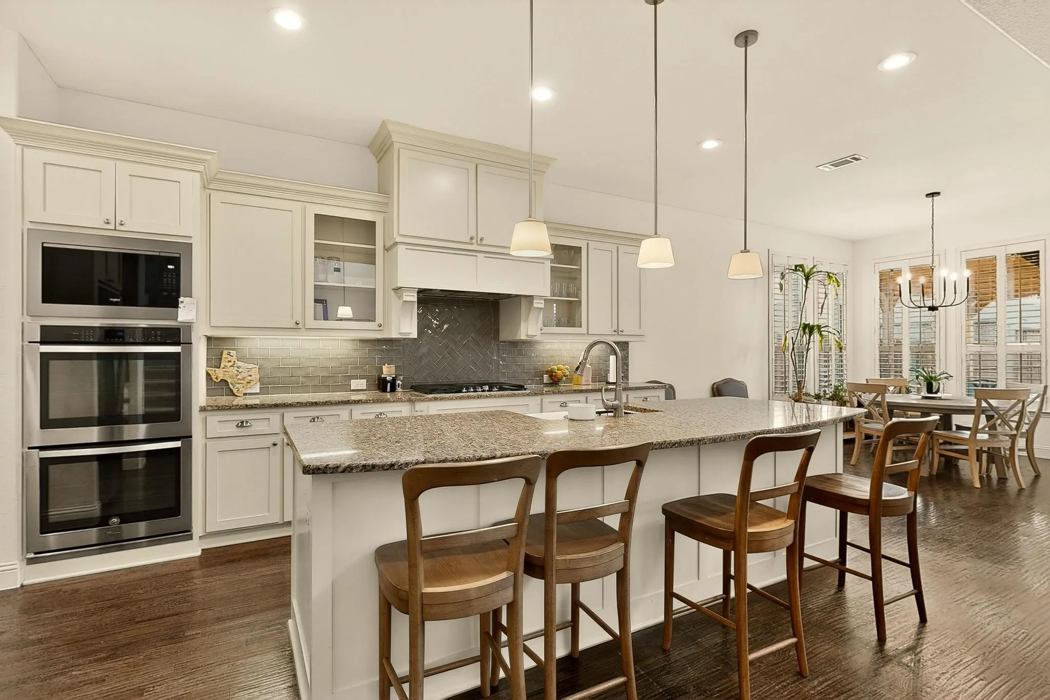 Single Family Residence For Sale in Kaufman County , 1107 Devonshire Drive S, Forney, Texas 75126, 5 Bedrooms, 4 Bathrooms, 2 Garage spaces, 4,389 Sqft, built in 2017, Price $732,500, mls#21156882, Real Estate Agent in Forney, Homes For Sale in Kaufman county, Homes For Sale in Forney, Realtor in Forney Texas, Real Estate Brokerage Independent Realty Texas, Luminita Cordes Realtor