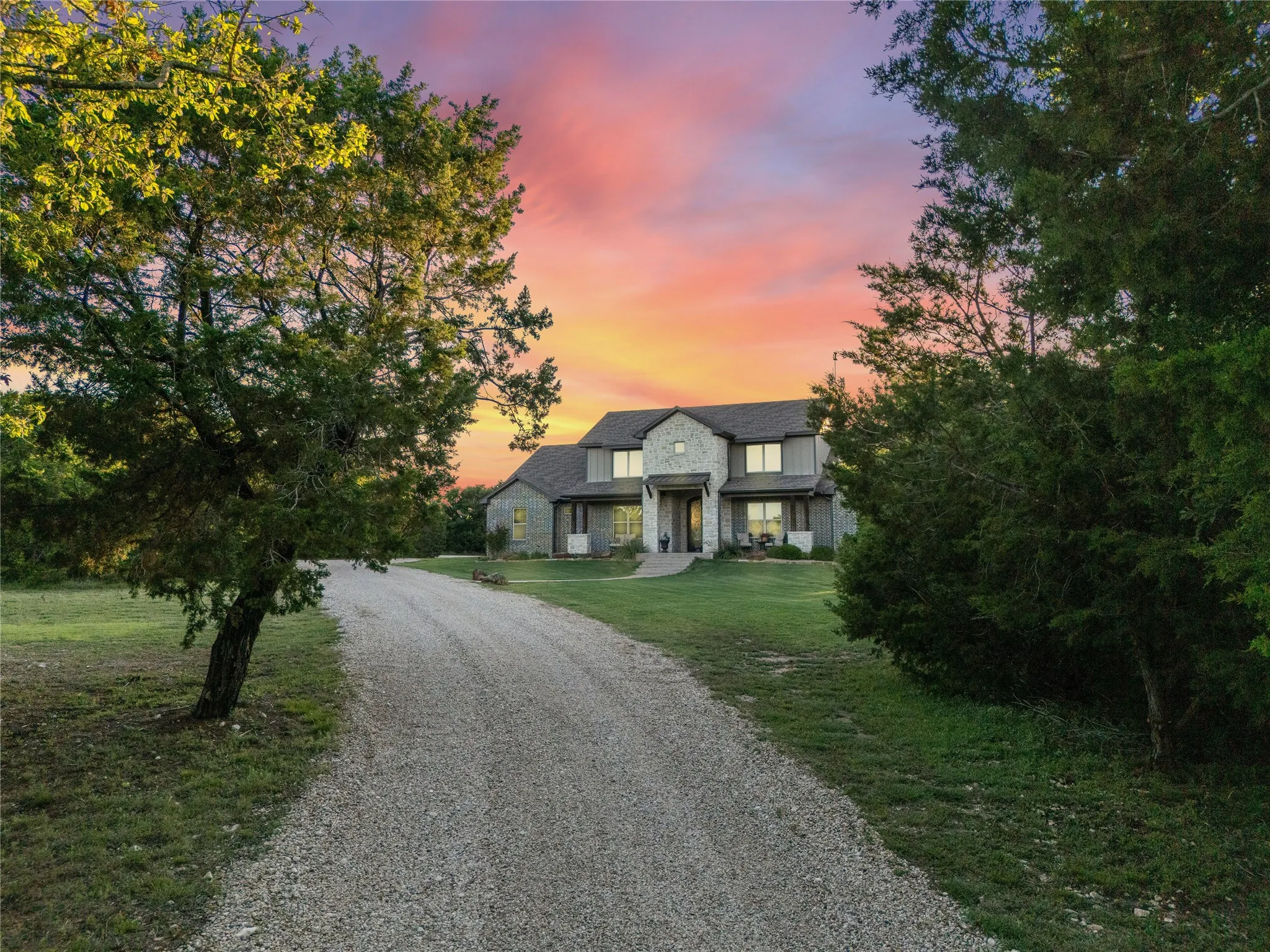 Single Family Residence For Sale in Mc Lennan County , 18503 Wortham Bend Road, China Spring, Texas 76633, 3 Bedroom, 3 Bathroom, 3 Garage spaces, 3,627 Sqft, built in 2020, mls#21152559, Real Estate Agent in China Spring, Homes For Sale in Mc Lennan county, Homes For Sale in China Spring, Realtor in China Spring Texas, Real Estate Brokerage Independent Realty Texas, Luminita Cordes Realtor