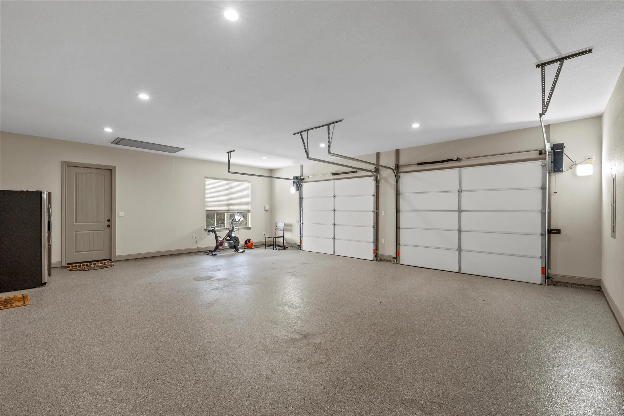 Single Family Residence For Sale in Mc Lennan County , 18503 Wortham Bend Road, China Spring, Texas 76633, 3 Bedroom, 3 Bathroom, 3 Garage spaces, 3,627 Sqft, built in 2020, mls#21152559, Real Estate Agent in China Spring, Homes For Sale in Mc Lennan county, Homes For Sale in China Spring, Realtor in China Spring Texas, Real Estate Brokerage Independent Realty Texas, Luminita Cordes Realtor