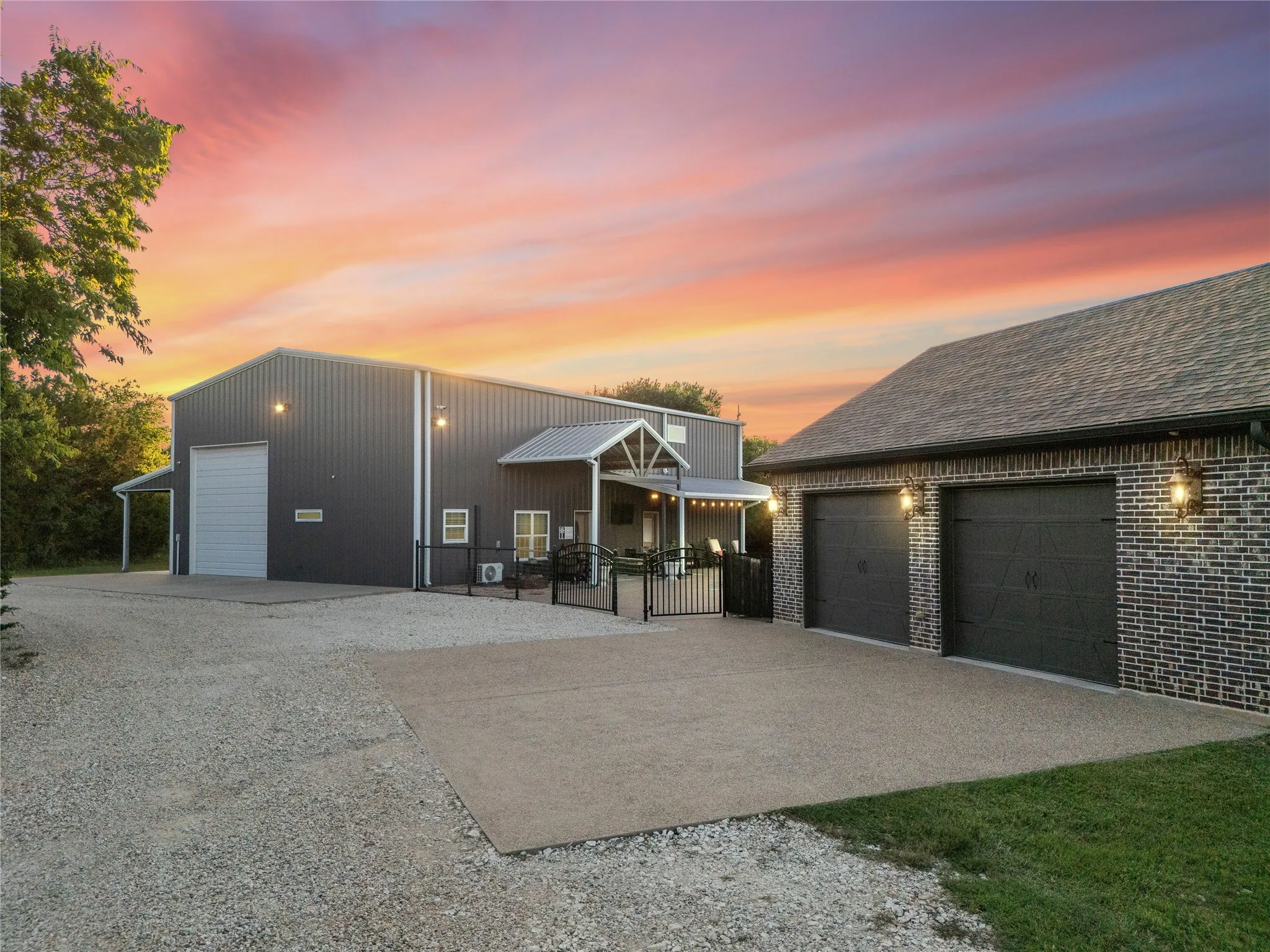 Single Family Residence For Sale in Mc Lennan County , 18503 Wortham Bend Road, China Spring, Texas 76633, 3 Bedroom, 3 Bathroom, 3 Garage spaces, 3,627 Sqft, built in 2020, mls#21152559, Real Estate Agent in China Spring, Homes For Sale in Mc Lennan county, Homes For Sale in China Spring, Realtor in China Spring Texas, Real Estate Brokerage Independent Realty Texas, Luminita Cordes Realtor