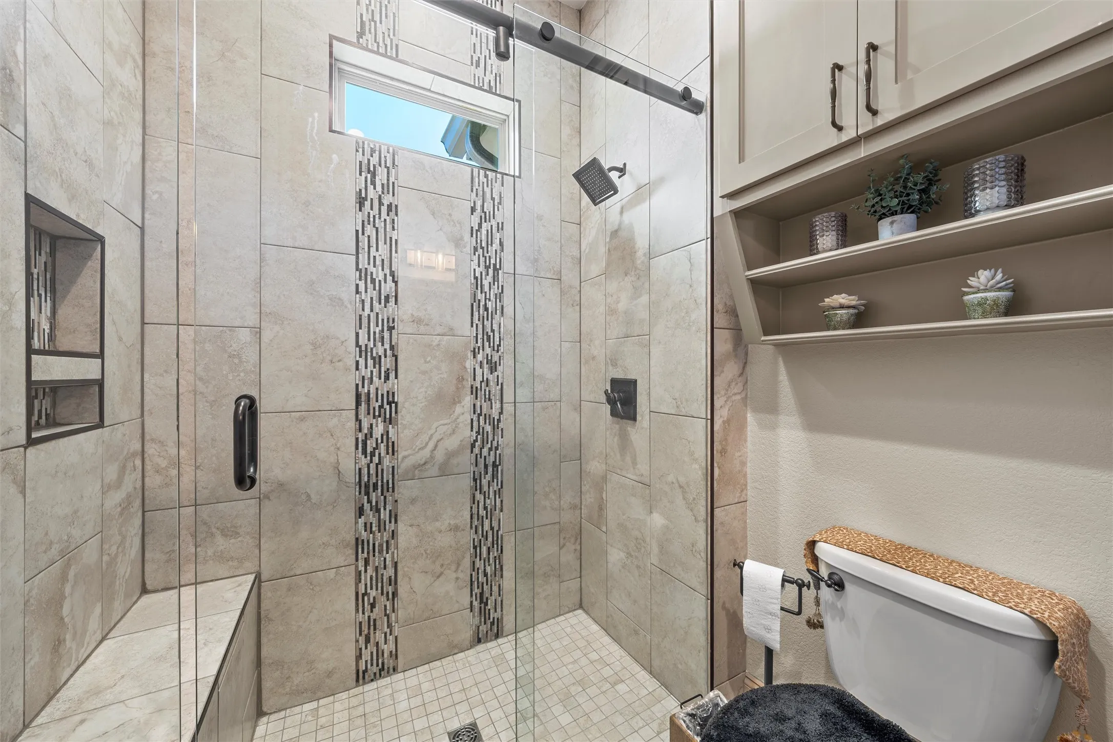 Single Family Residence For Sale in Mc Lennan County , 18503 Wortham Bend Road, China Spring, Texas 76633, 3 Bedroom, 3 Bathroom, 3 Garage spaces, 3,627 Sqft, built in 2020, mls#21152559, Real Estate Agent in China Spring, Homes For Sale in Mc Lennan county, Homes For Sale in China Spring, Realtor in China Spring Texas, Real Estate Brokerage Independent Realty Texas, Luminita Cordes Realtor