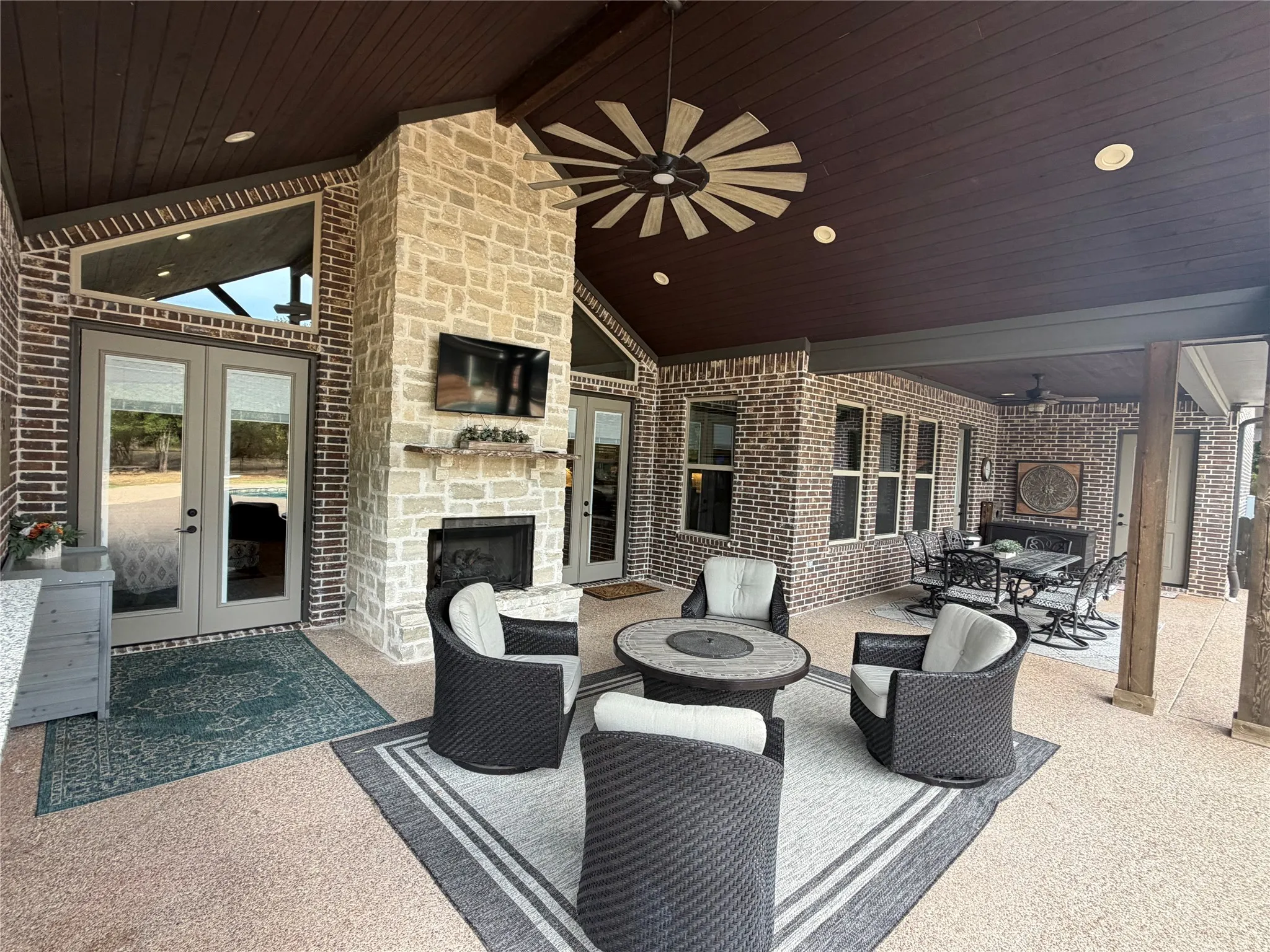 Single Family Residence For Sale in Mc Lennan County , 18503 Wortham Bend Road, China Spring, Texas 76633, 3 Bedroom, 3 Bathroom, 3 Garage spaces, 3,627 Sqft, built in 2020, mls#21152559, Real Estate Agent in China Spring, Homes For Sale in Mc Lennan county, Homes For Sale in China Spring, Realtor in China Spring Texas, Real Estate Brokerage Independent Realty Texas, Luminita Cordes Realtor