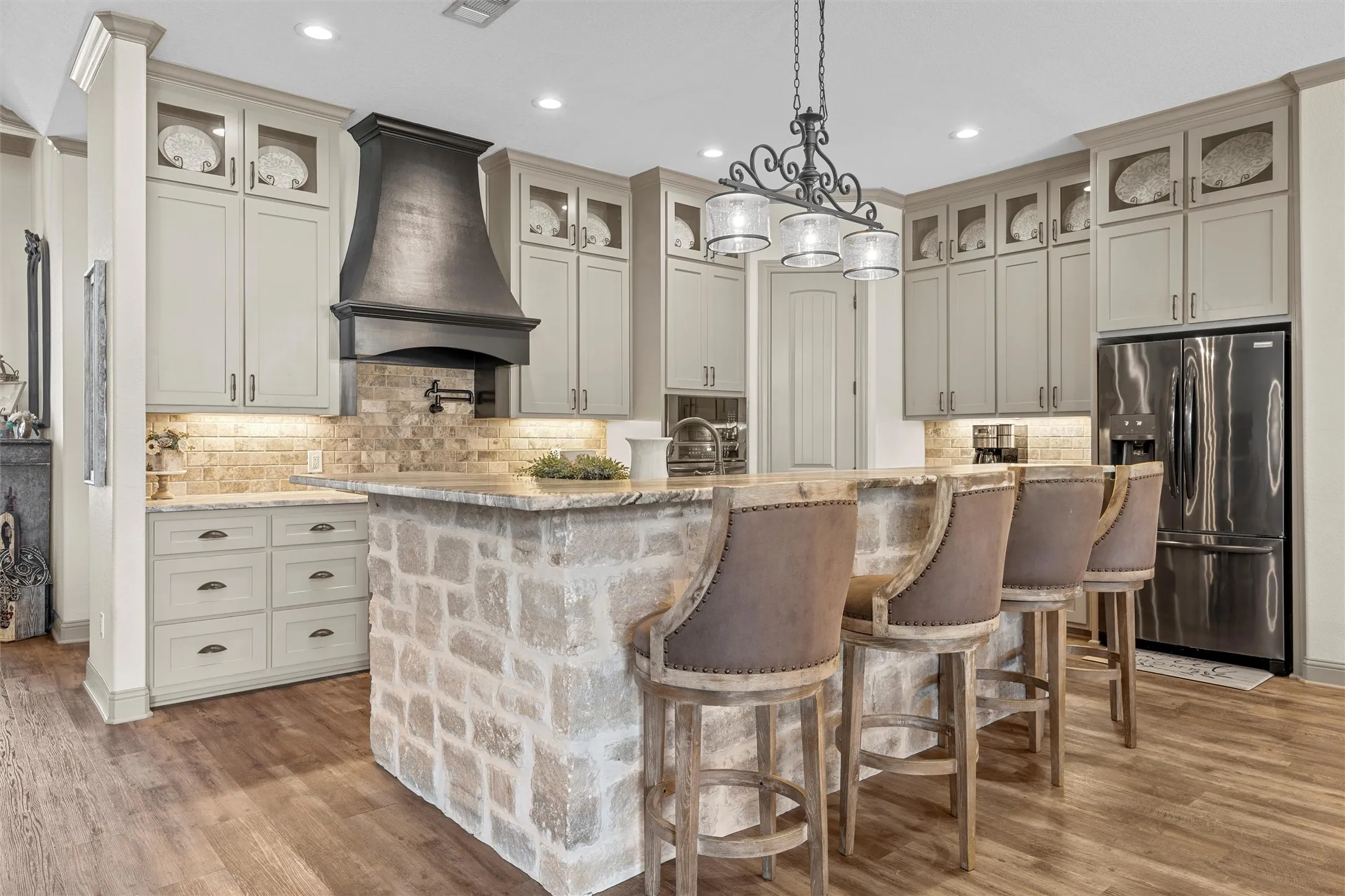 Single Family Residence For Sale in Mc Lennan County , 18503 Wortham Bend Road, China Spring, Texas 76633, 3 Bedroom, 3 Bathroom, 3 Garage spaces, 3,627 Sqft, built in 2020, mls#21152559, Real Estate Agent in China Spring, Homes For Sale in Mc Lennan county, Homes For Sale in China Spring, Realtor in China Spring Texas, Real Estate Brokerage Independent Realty Texas, Luminita Cordes Realtor