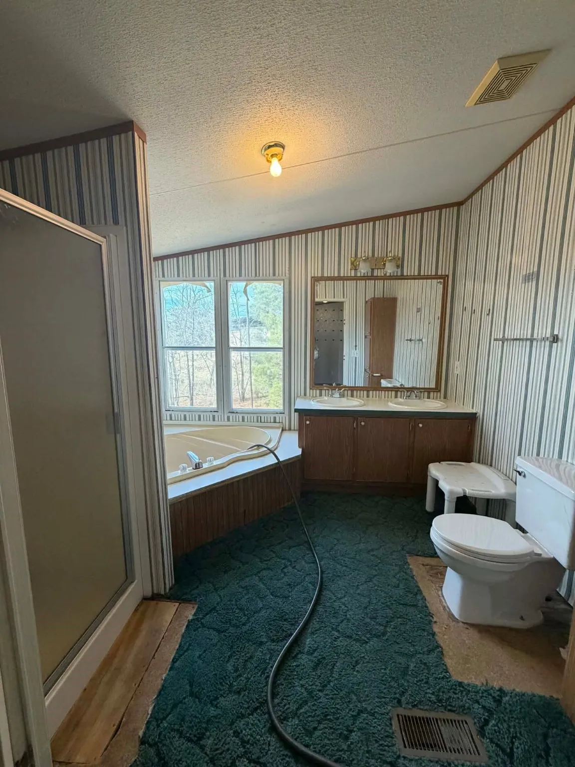 Mobile Home For Sale in Howard County , 201 Pine Road, Big Spring, Texas 79720, 3 Bedroom, 2 Bathroom, Garage spaces, 2,469 Sqft, built in 1997, mls#21157840, Real Estate Agent in Big Spring, Homes For Sale in Howard county, Homes For Sale in Big Spring, Realtor in Big Spring Texas, Real Estate Brokerage Independent Realty Texas, Luminita Cordes Realtor