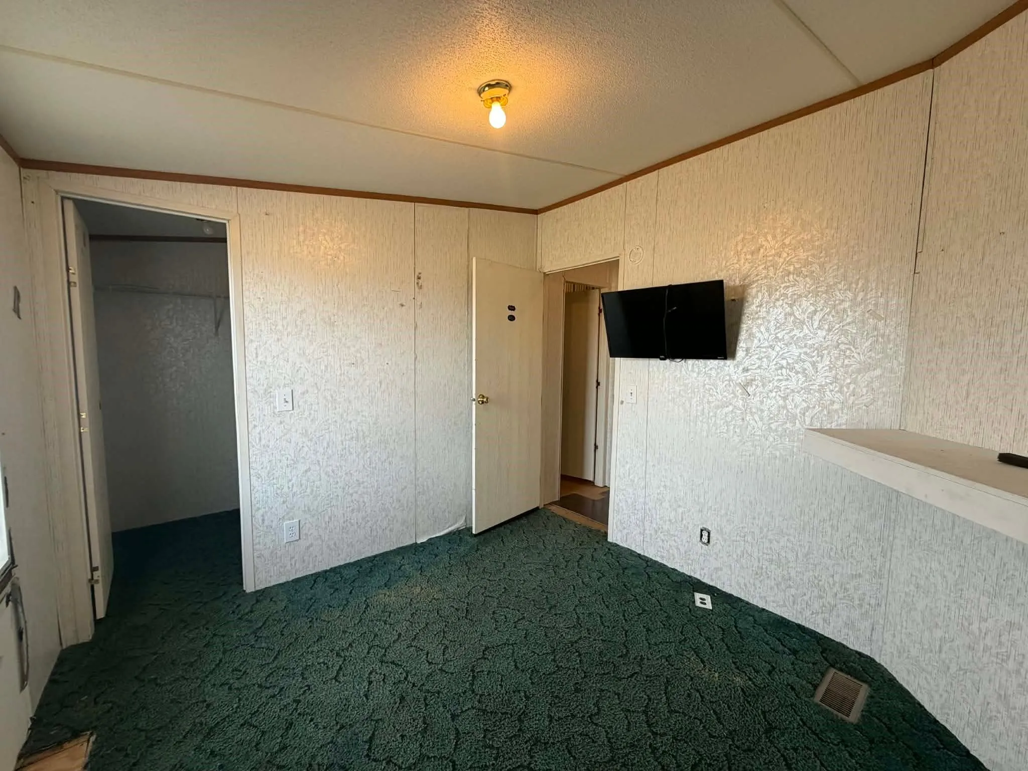 Mobile Home For Sale in Howard County , 201 Pine Road, Big Spring, Texas 79720, 3 Bedroom, 2 Bathroom, Garage spaces, 2,469 Sqft, built in 1997, mls#21157840, Real Estate Agent in Big Spring, Homes For Sale in Howard county, Homes For Sale in Big Spring, Realtor in Big Spring Texas, Real Estate Brokerage Independent Realty Texas, Luminita Cordes Realtor