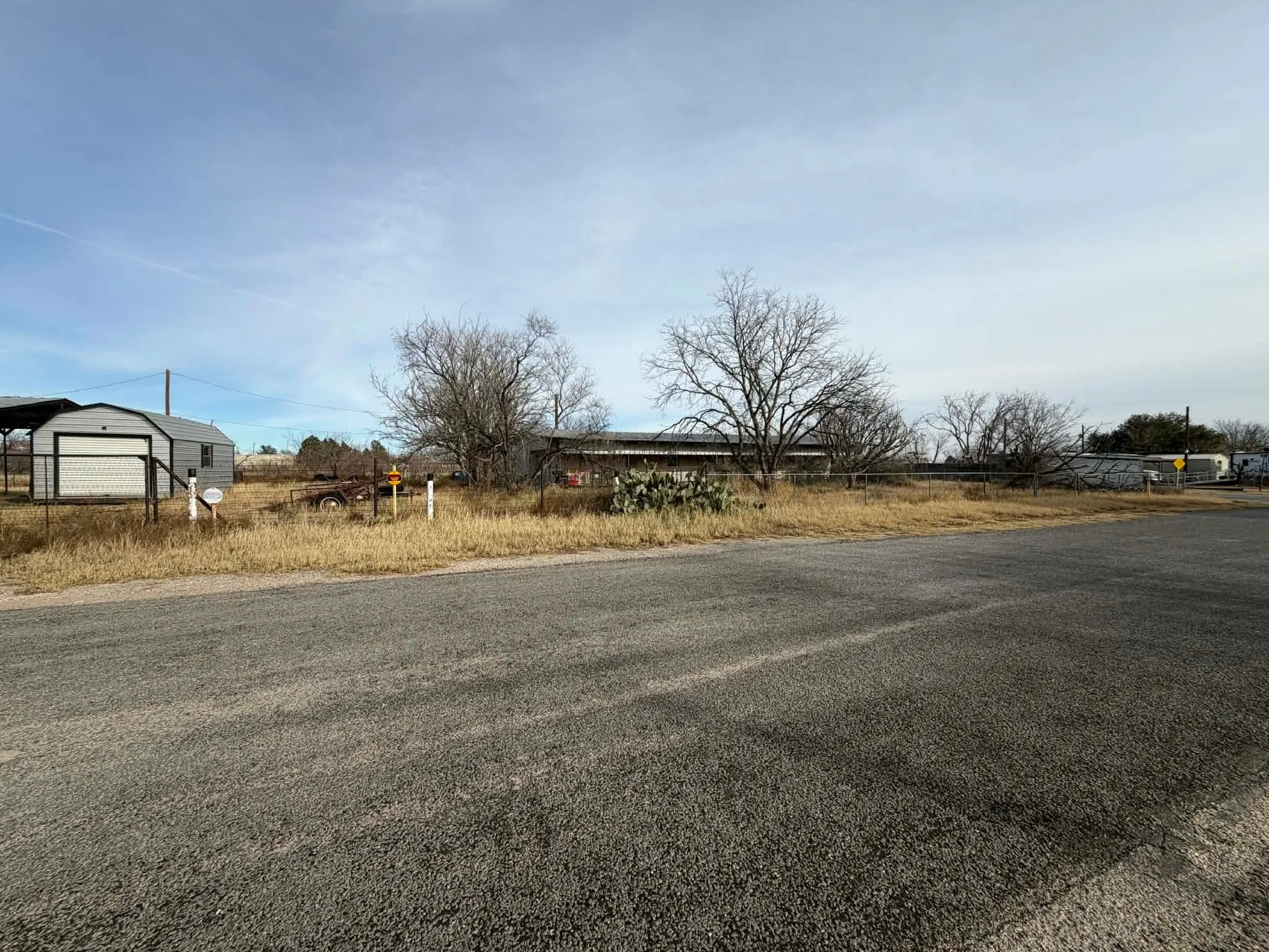 Mobile Home For Sale in Howard County , 201 Pine Road, Big Spring, Texas 79720, 3 Bedroom, 2 Bathroom, Garage spaces, 2,469 Sqft, built in 1997, mls#21157840, Real Estate Agent in Big Spring, Homes For Sale in Howard county, Homes For Sale in Big Spring, Realtor in Big Spring Texas, Real Estate Brokerage Independent Realty Texas, Luminita Cordes Realtor