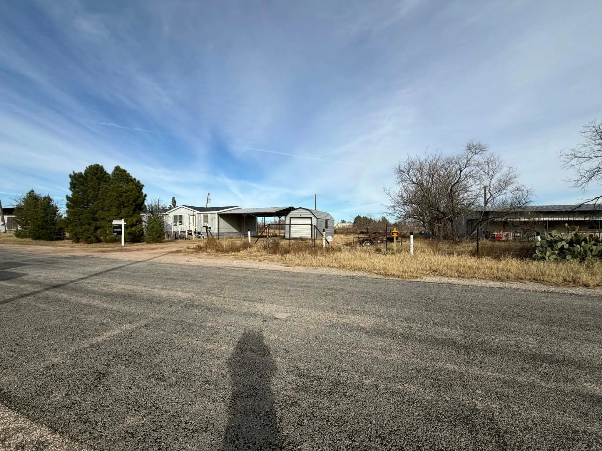 Mobile Home For Sale in Howard County , 201 Pine Road, Big Spring, Texas 79720, 3 Bedroom, 2 Bathroom, Garage spaces, 2,469 Sqft, built in 1997, mls#21157840, Real Estate Agent in Big Spring, Homes For Sale in Howard county, Homes For Sale in Big Spring, Realtor in Big Spring Texas, Real Estate Brokerage Independent Realty Texas, Luminita Cordes Realtor