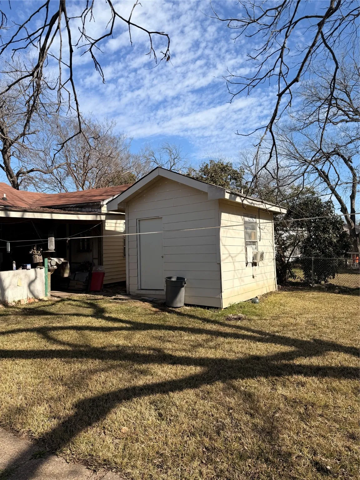 Single Family Residence For Sale in Dallas County , 114 E Park Place Drive, Lancaster, Texas 75134, 2 Bedroom, 1 Bathroom, Garage spaces, 1,178 Sqft, built in 1951, Preowned, mls#21158160, Real Estate Agent in Lancaster, Homes For Sale in Dallas county, Homes For Sale in Lancaster, Realtor in Lancaster Texas, Real Estate Brokerage Independent Realty Texas, Luminita Cordes Realtor