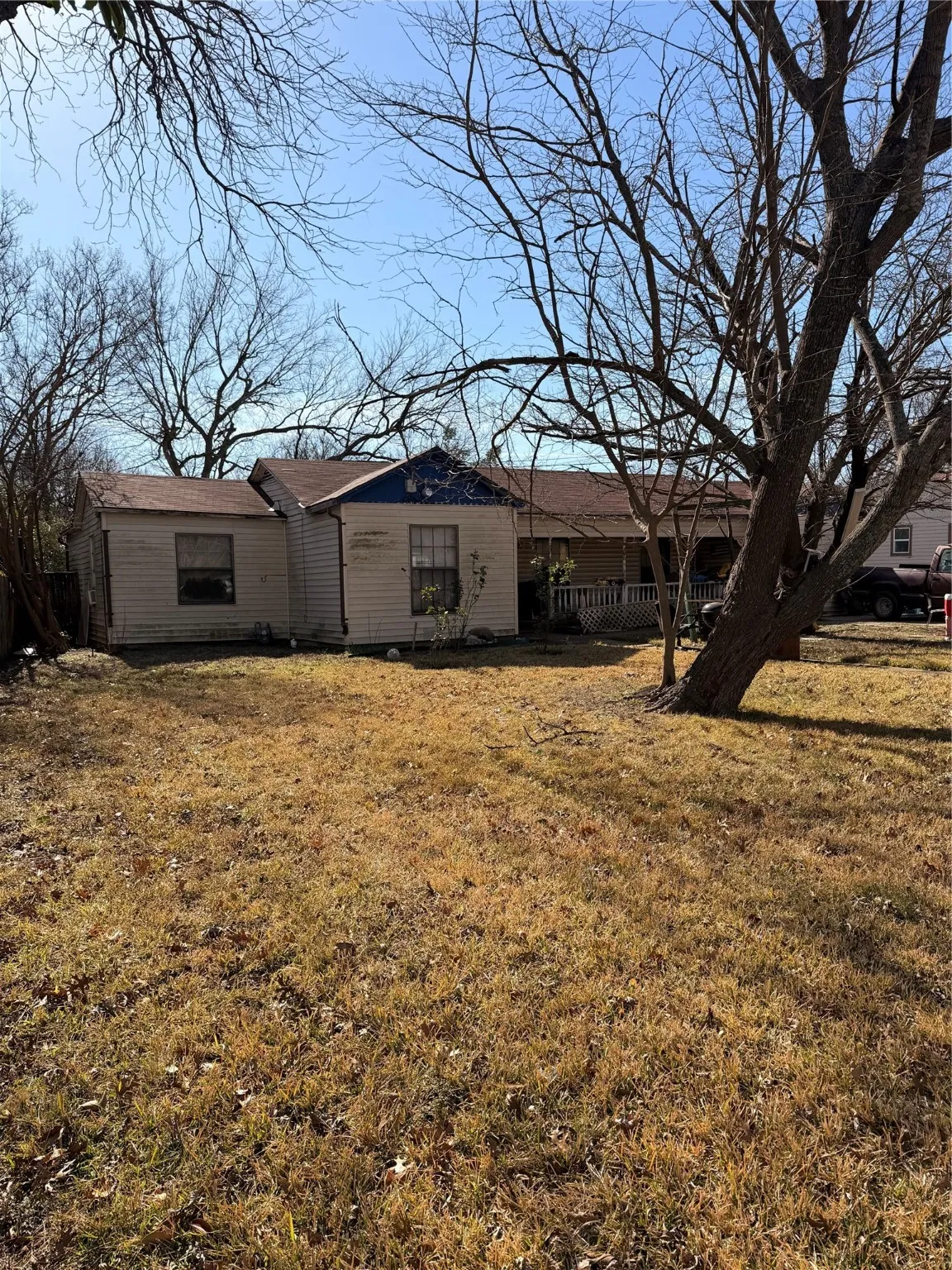 Single Family Residence For Sale in Dallas County , 114 E Park Place Drive, Lancaster, Texas 75134, 2 Bedroom, 1 Bathroom, Garage spaces, 1,178 Sqft, built in 1951, Preowned, mls#21158160, Real Estate Agent in Lancaster, Homes For Sale in Dallas county, Homes For Sale in Lancaster, Realtor in Lancaster Texas, Real Estate Brokerage Independent Realty Texas, Luminita Cordes Realtor
