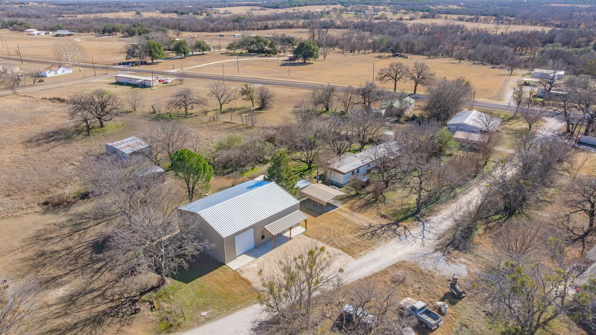 Apartment For Sale in Erath County , 483 Private Road 729, Bluff Dale, Texas 76433, 3 Bedroom, 2 Bathroom, Garage spaces, 1,635 Sqft, built in 1976, Preowned, mls#21157958, Real Estate Agent in Bluff Dale, Homes For Sale in Erath county, Homes For Sale in Bluff Dale, Realtor in Bluff Dale Texas, Real Estate Brokerage Independent Realty Texas, Luminita Cordes Realtor