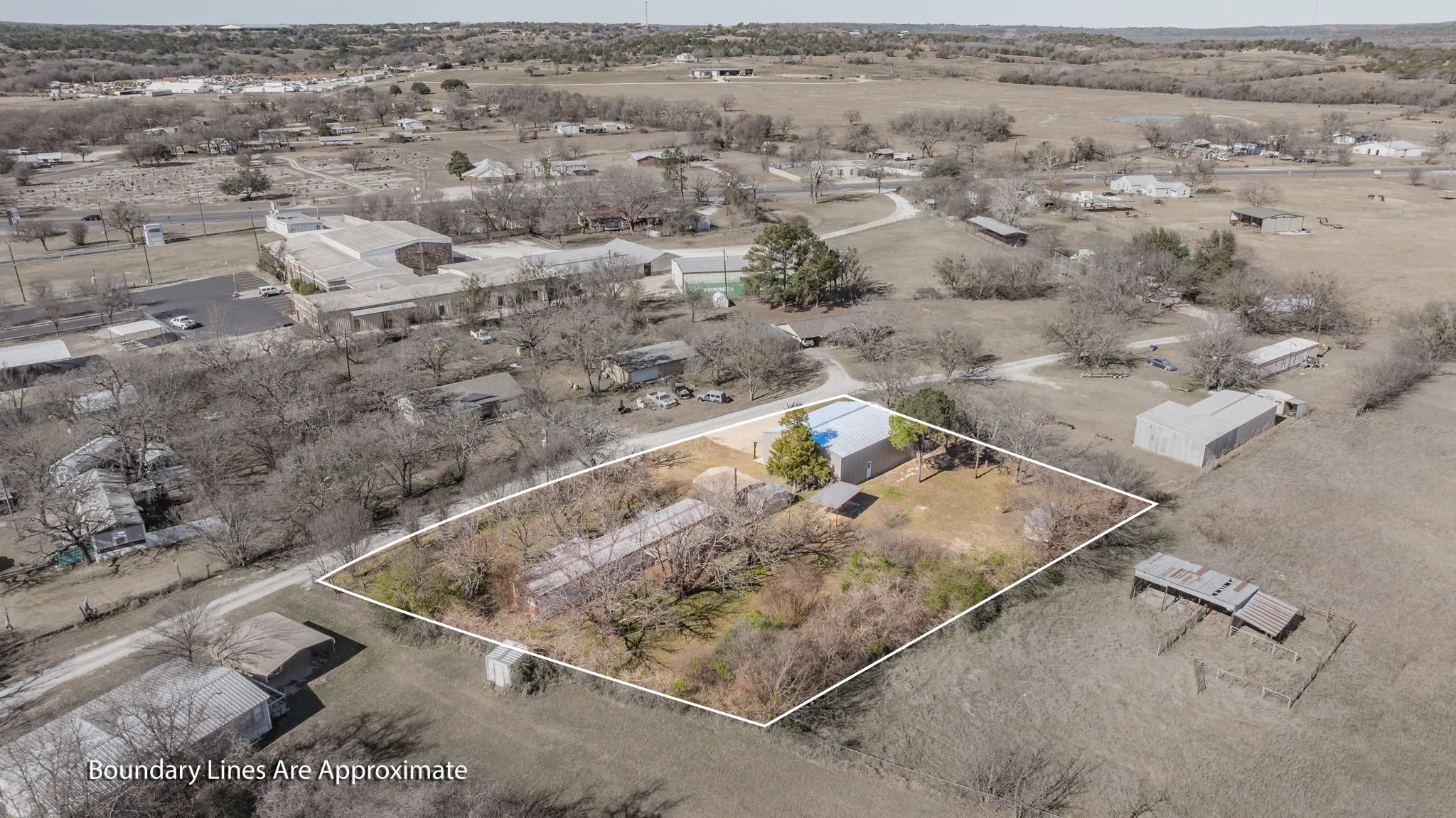 Apartment For Sale in Erath County , 483 Private Road 729, Bluff Dale, Texas 76433, 3 Bedroom, 2 Bathroom, Garage spaces, 1,635 Sqft, built in 1976, Preowned, mls#21157958, Real Estate Agent in Bluff Dale, Homes For Sale in Erath county, Homes For Sale in Bluff Dale, Realtor in Bluff Dale Texas, Real Estate Brokerage Independent Realty Texas, Luminita Cordes Realtor