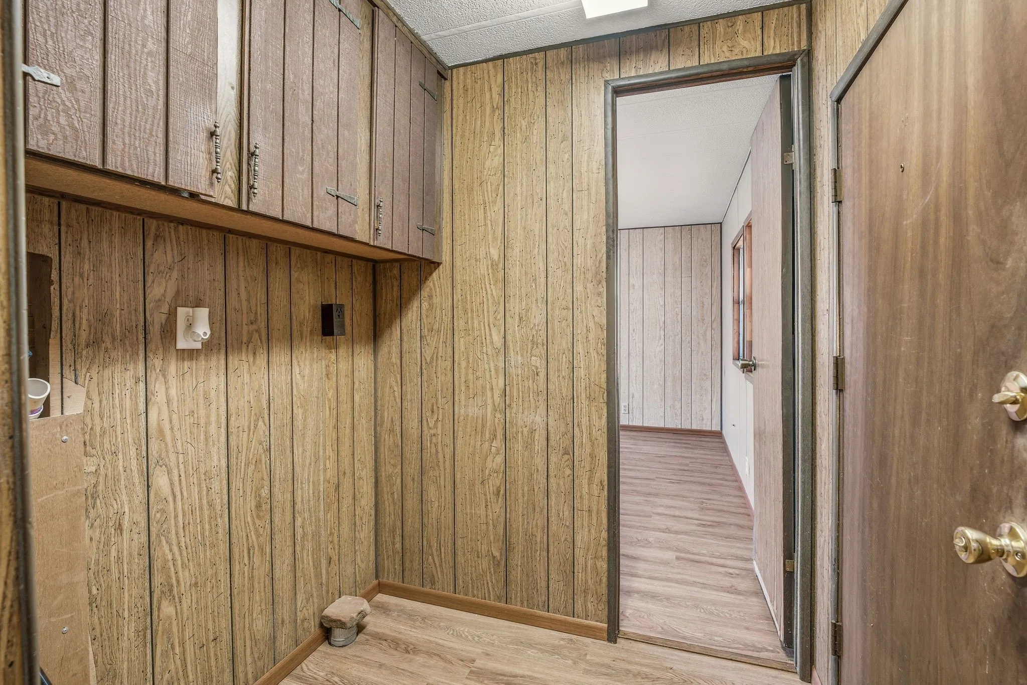 Apartment For Sale in Erath County , 483 Private Road 729, Bluff Dale, Texas 76433, 3 Bedroom, 2 Bathroom, Garage spaces, 1,635 Sqft, built in 1976, Preowned, mls#21157958, Real Estate Agent in Bluff Dale, Homes For Sale in Erath county, Homes For Sale in Bluff Dale, Realtor in Bluff Dale Texas, Real Estate Brokerage Independent Realty Texas, Luminita Cordes Realtor