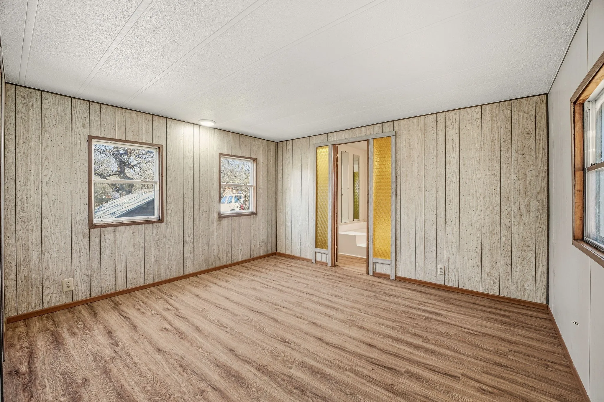 Apartment For Sale in Erath County , 483 Private Road 729, Bluff Dale, Texas 76433, 3 Bedroom, 2 Bathroom, Garage spaces, 1,635 Sqft, built in 1976, Preowned, mls#21157958, Real Estate Agent in Bluff Dale, Homes For Sale in Erath county, Homes For Sale in Bluff Dale, Realtor in Bluff Dale Texas, Real Estate Brokerage Independent Realty Texas, Luminita Cordes Realtor