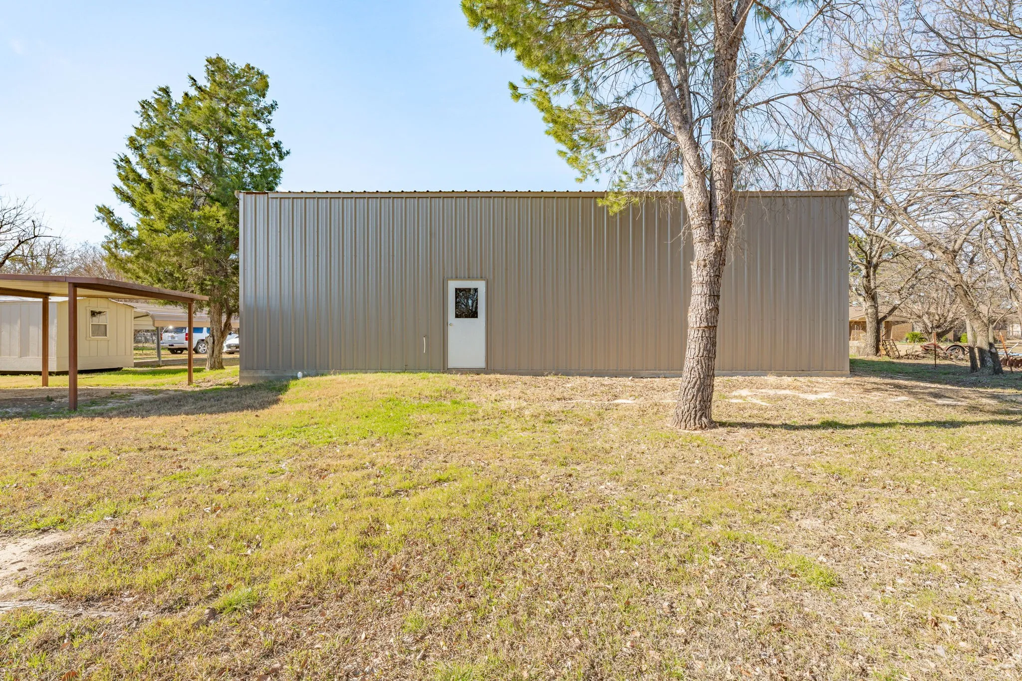 Apartment For Sale in Erath County , 483 Private Road 729, Bluff Dale, Texas 76433, 3 Bedroom, 2 Bathroom, Garage spaces, 1,635 Sqft, built in 1976, Preowned, mls#21157958, Real Estate Agent in Bluff Dale, Homes For Sale in Erath county, Homes For Sale in Bluff Dale, Realtor in Bluff Dale Texas, Real Estate Brokerage Independent Realty Texas, Luminita Cordes Realtor