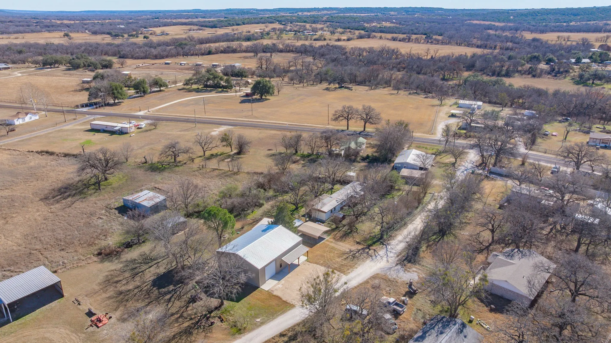 Apartment For Sale in Erath County , 483 Private Road 729, Bluff Dale, Texas 76433, 3 Bedroom, 2 Bathroom, Garage spaces, 1,635 Sqft, built in 1976, Preowned, mls#21157958, Real Estate Agent in Bluff Dale, Homes For Sale in Erath county, Homes For Sale in Bluff Dale, Realtor in Bluff Dale Texas, Real Estate Brokerage Independent Realty Texas, Luminita Cordes Realtor