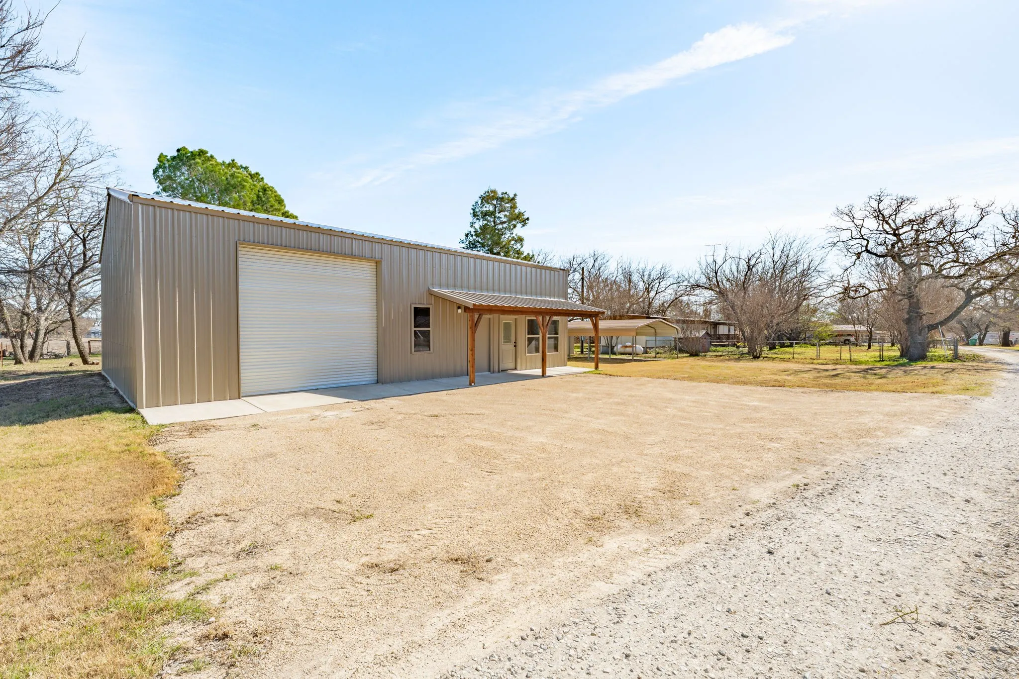 Apartment For Sale in Erath County , 483 Private Road 729, Bluff Dale, Texas 76433, 3 Bedroom, 2 Bathroom, Garage spaces, 1,635 Sqft, built in 1976, Preowned, mls#21157958, Real Estate Agent in Bluff Dale, Homes For Sale in Erath county, Homes For Sale in Bluff Dale, Realtor in Bluff Dale Texas, Real Estate Brokerage Independent Realty Texas, Luminita Cordes Realtor