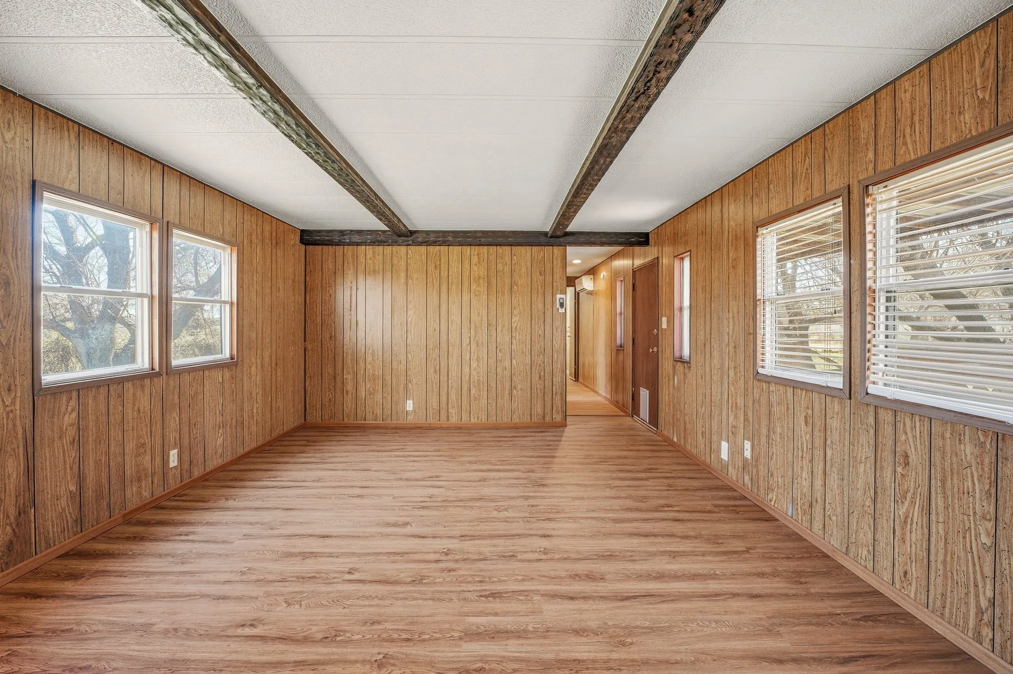 Apartment For Sale in Erath County , 483 Private Road 729, Bluff Dale, Texas 76433, 3 Bedroom, 2 Bathroom, Garage spaces, 1,635 Sqft, built in 1976, Preowned, mls#21157958, Real Estate Agent in Bluff Dale, Homes For Sale in Erath county, Homes For Sale in Bluff Dale, Realtor in Bluff Dale Texas, Real Estate Brokerage Independent Realty Texas, Luminita Cordes Realtor
