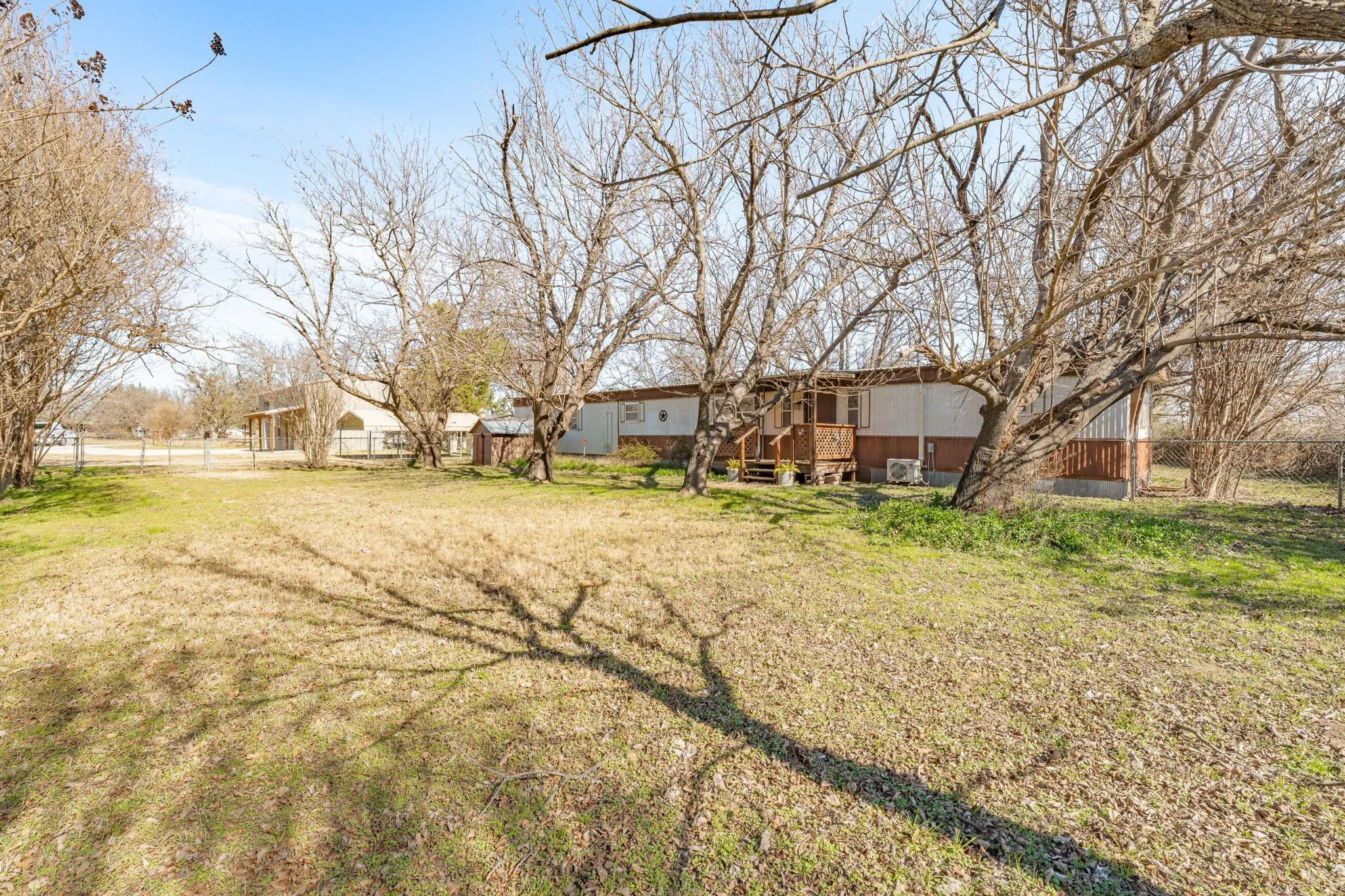 Apartment For Sale in Erath County , 483 Private Road 729, Bluff Dale, Texas 76433, 3 Bedroom, 2 Bathroom, Garage spaces, 1,635 Sqft, built in 1976, Preowned, mls#21157958, Real Estate Agent in Bluff Dale, Homes For Sale in Erath county, Homes For Sale in Bluff Dale, Realtor in Bluff Dale Texas, Real Estate Brokerage Independent Realty Texas, Luminita Cordes Realtor