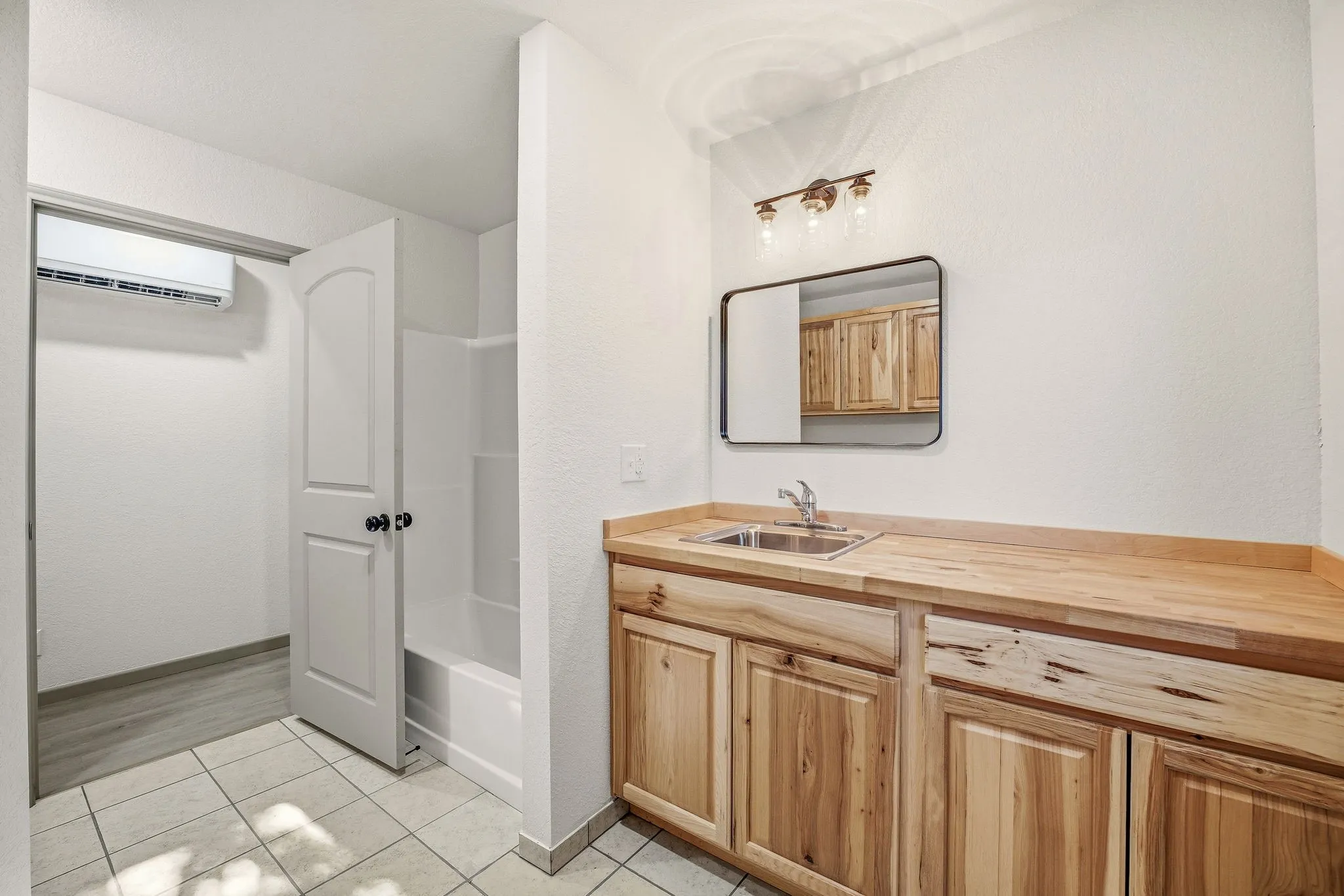 Apartment For Sale in Erath County , 483 Private Road 729, Bluff Dale, Texas 76433, 3 Bedroom, 2 Bathroom, Garage spaces, 1,635 Sqft, built in 1976, Preowned, mls#21157958, Real Estate Agent in Bluff Dale, Homes For Sale in Erath county, Homes For Sale in Bluff Dale, Realtor in Bluff Dale Texas, Real Estate Brokerage Independent Realty Texas, Luminita Cordes Realtor