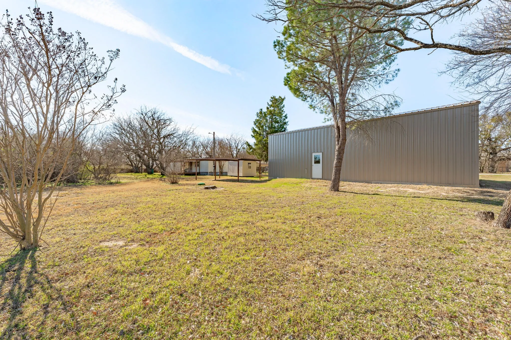 Apartment For Sale in Erath County , 483 Private Road 729, Bluff Dale, Texas 76433, 3 Bedroom, 2 Bathroom, Garage spaces, 1,635 Sqft, built in 1976, Preowned, mls#21157958, Real Estate Agent in Bluff Dale, Homes For Sale in Erath county, Homes For Sale in Bluff Dale, Realtor in Bluff Dale Texas, Real Estate Brokerage Independent Realty Texas, Luminita Cordes Realtor