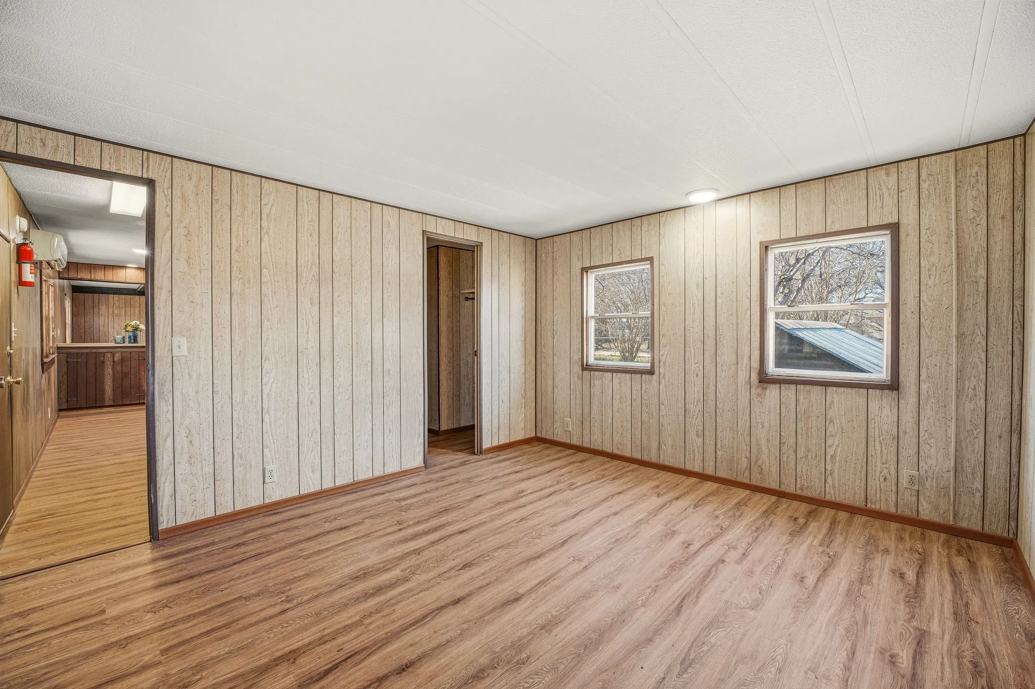 Apartment For Sale in Erath County , 483 Private Road 729, Bluff Dale, Texas 76433, 3 Bedroom, 2 Bathroom, Garage spaces, 1,635 Sqft, built in 1976, Preowned, mls#21157958, Real Estate Agent in Bluff Dale, Homes For Sale in Erath county, Homes For Sale in Bluff Dale, Realtor in Bluff Dale Texas, Real Estate Brokerage Independent Realty Texas, Luminita Cordes Realtor