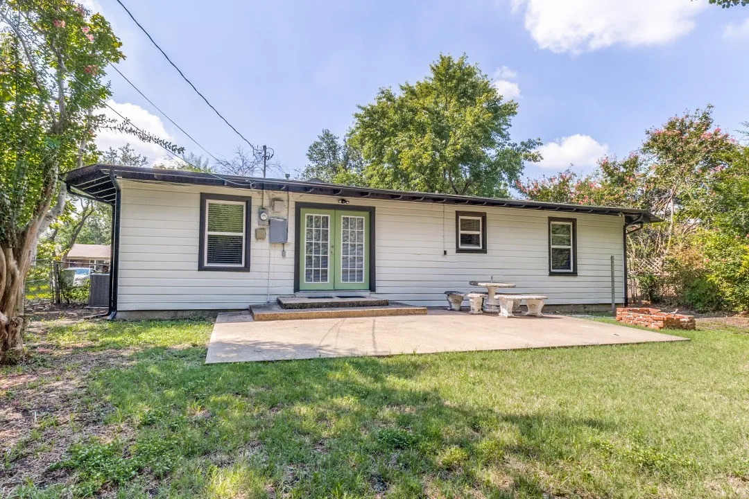 Single Family Residence For Sale in Dallas County , 2417 San Paula Avenue, Dallas, Texas 75228, 4 Bedroom, 3 Bathroom, 1 Garage spaces, 1,794 Sqft, built in 1953, Preowned, mls#21158038, Real Estate Agent in Dallas, Homes For Sale in Dallas county, Homes For Sale in Dallas, Realtor in Dallas Texas, Real Estate Brokerage Independent Realty Texas, Luminita Cordes Realtor