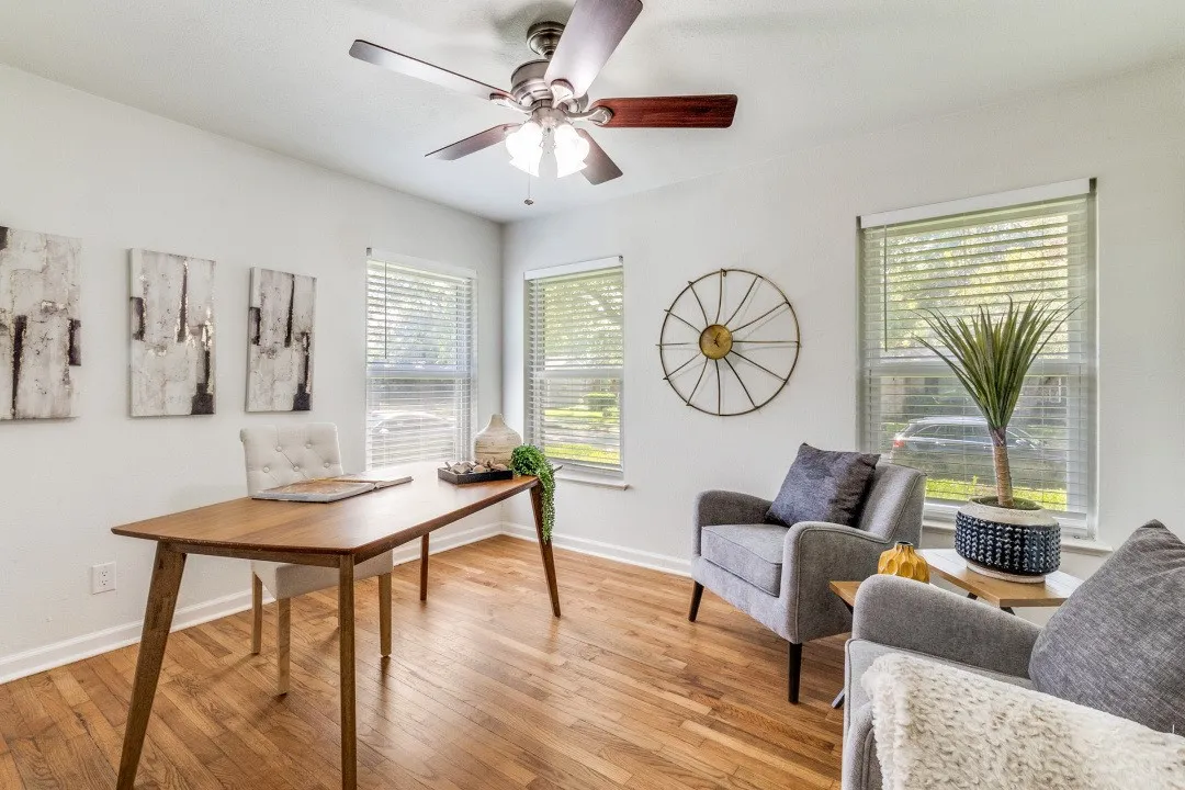 Single Family Residence For Sale in Dallas County , 2417 San Paula Avenue, Dallas, Texas 75228, 4 Bedroom, 3 Bathroom, 1 Garage spaces, 1,794 Sqft, built in 1953, Preowned, mls#21158038, Real Estate Agent in Dallas, Homes For Sale in Dallas county, Homes For Sale in Dallas, Realtor in Dallas Texas, Real Estate Brokerage Independent Realty Texas, Luminita Cordes Realtor