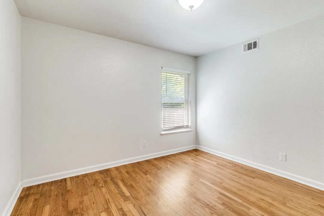 Single Family Residence For Sale in Dallas County , 2417 San Paula Avenue, Dallas, Texas 75228, 4 Bedroom, 3 Bathroom, 1 Garage spaces, 1,794 Sqft, built in 1953, Preowned, mls#21158038, Real Estate Agent in Dallas, Homes For Sale in Dallas county, Homes For Sale in Dallas, Realtor in Dallas Texas, Real Estate Brokerage Independent Realty Texas, Luminita Cordes Realtor