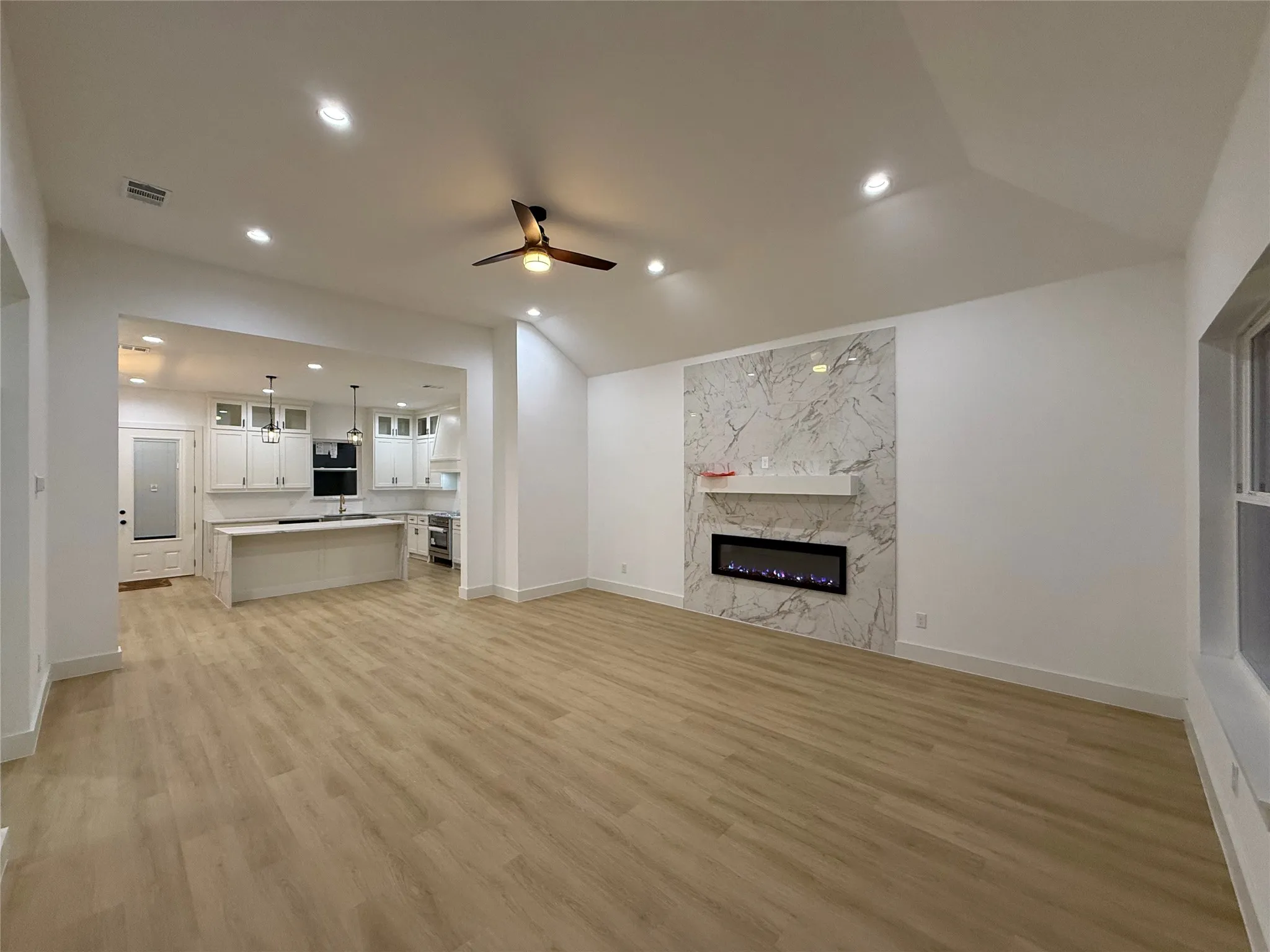 Single Family Residence For Sale in Kaufman County , 7442 County Road 4023 Road, Kemp, Texas 75143, 4 Bedroom, 3 Bathroom, 2 Garage spaces, 2,419 Sqft, built in 2026, New Construction - Complete, mls#21124143, Real Estate Agent in Kemp, Homes For Sale in Kaufman county, Homes For Sale in Kemp, Realtor in Kemp Texas, Real Estate Brokerage Independent Realty Texas, Luminita Cordes Realtor