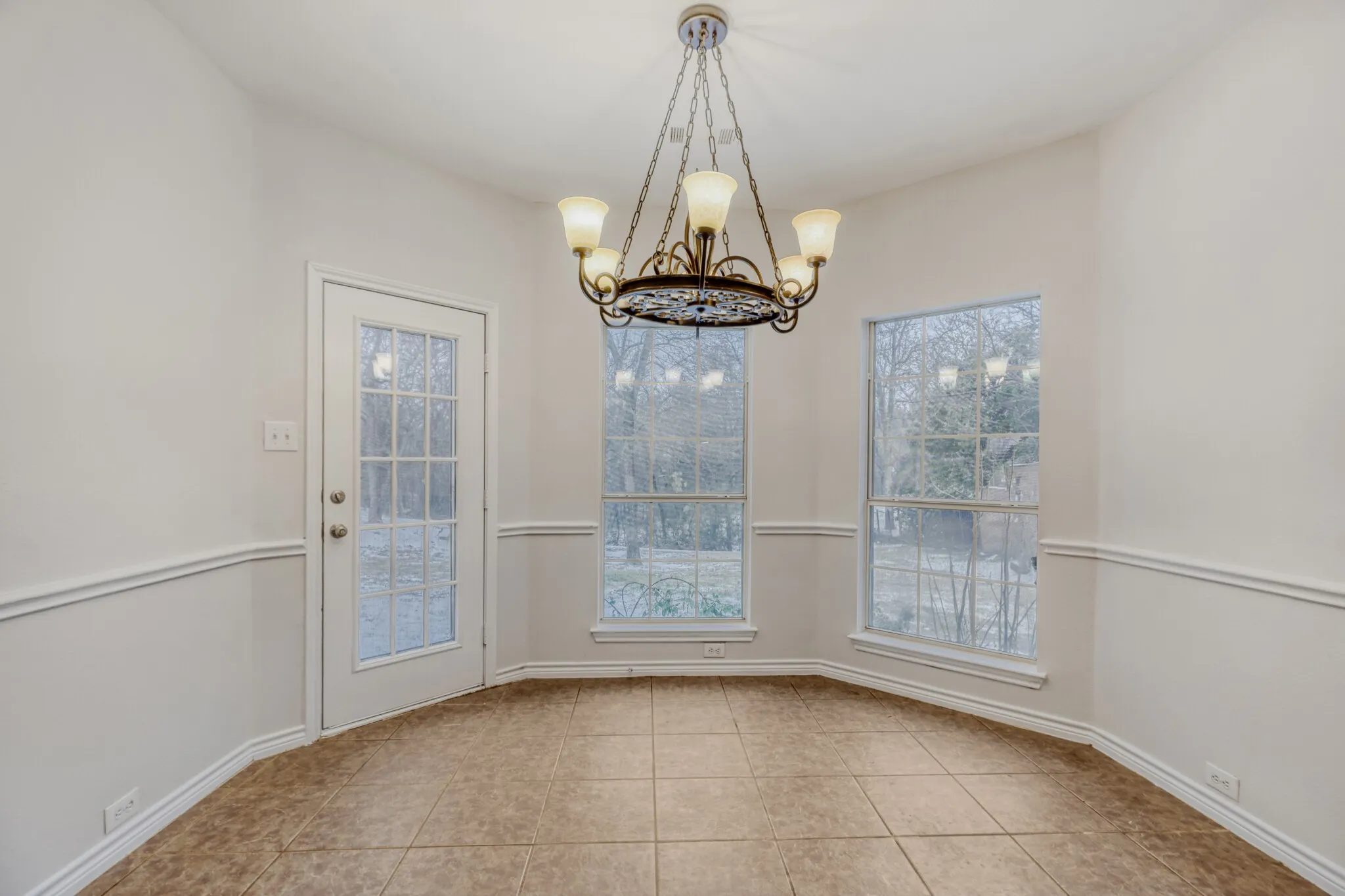 Single Family Residence For Sale in Denton County , 2207 Creekedge Court, Corinth, Texas 76210, 5 Bedroom, 4 Bathroom, 3 Garage spaces, 3,537 Sqft, built in 2004, mls#21148987, Real Estate Agent in Corinth, Homes For Sale in Denton county, Homes For Sale in Corinth, Realtor in Corinth Texas, Real Estate Brokerage Independent Realty Texas, Luminita Cordes Realtor