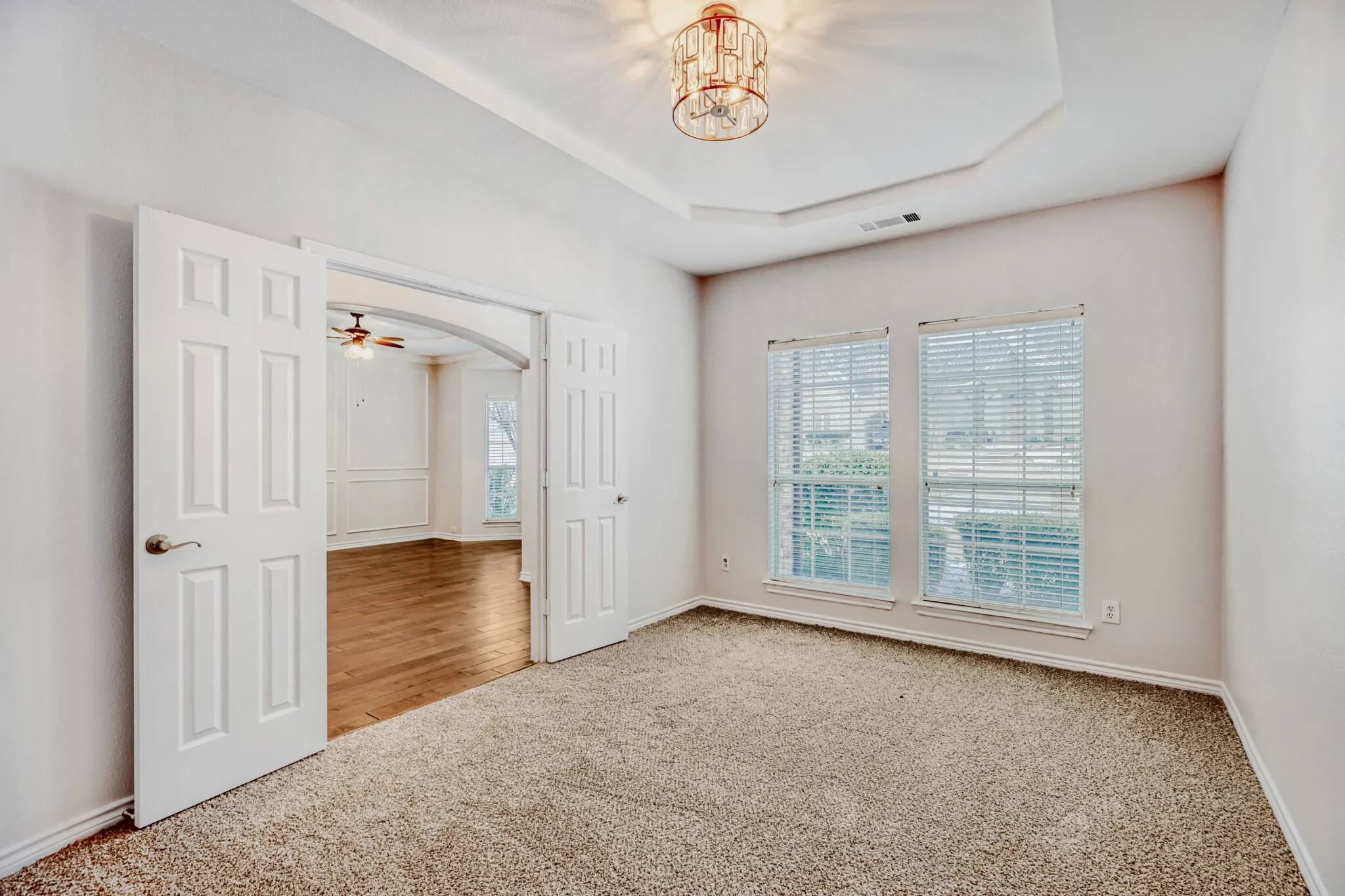 Single Family Residence For Sale in Denton County , 2207 Creekedge Court, Corinth, Texas 76210, 5 Bedroom, 4 Bathroom, 3 Garage spaces, 3,537 Sqft, built in 2004, mls#21148987, Real Estate Agent in Corinth, Homes For Sale in Denton county, Homes For Sale in Corinth, Realtor in Corinth Texas, Real Estate Brokerage Independent Realty Texas, Luminita Cordes Realtor