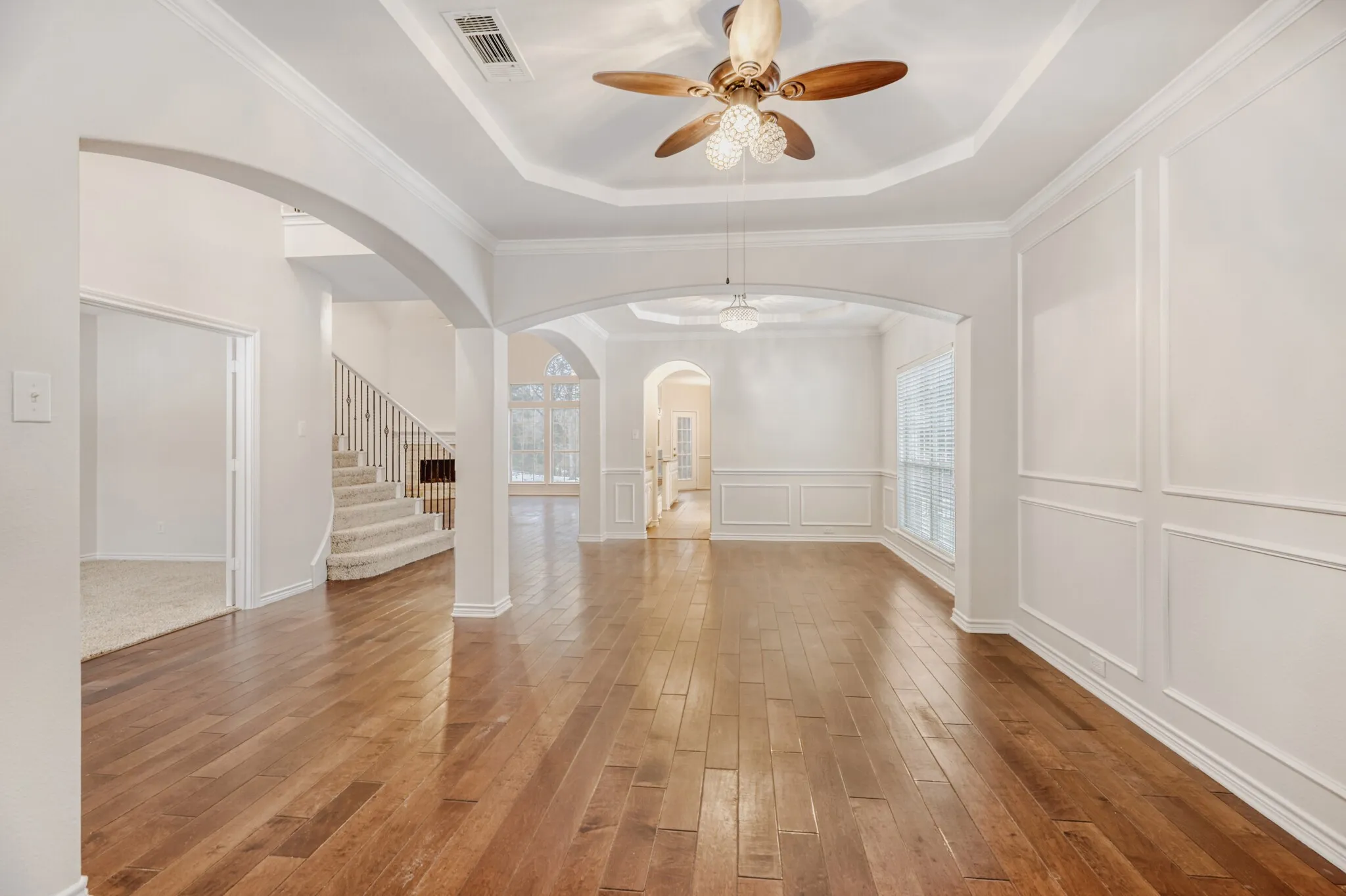 Single Family Residence For Sale in Denton County , 2207 Creekedge Court, Corinth, Texas 76210, 5 Bedroom, 4 Bathroom, 3 Garage spaces, 3,537 Sqft, built in 2004, mls#21148987, Real Estate Agent in Corinth, Homes For Sale in Denton county, Homes For Sale in Corinth, Realtor in Corinth Texas, Real Estate Brokerage Independent Realty Texas, Luminita Cordes Realtor
