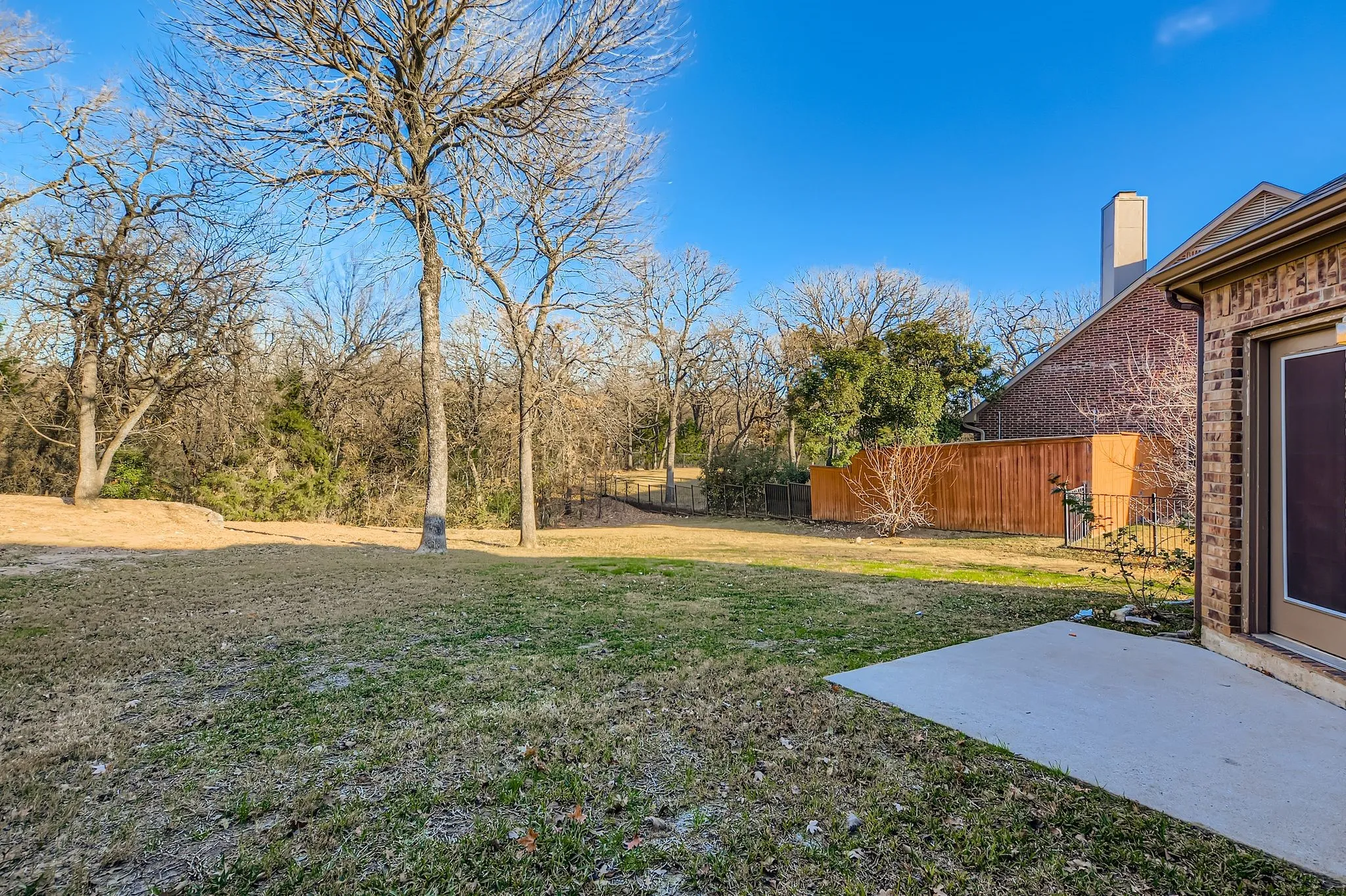 Single Family Residence For Sale in Denton County , 2207 Creekedge Court, Corinth, Texas 76210, 5 Bedroom, 4 Bathroom, 3 Garage spaces, 3,537 Sqft, built in 2004, mls#21148987, Real Estate Agent in Corinth, Homes For Sale in Denton county, Homes For Sale in Corinth, Realtor in Corinth Texas, Real Estate Brokerage Independent Realty Texas, Luminita Cordes Realtor