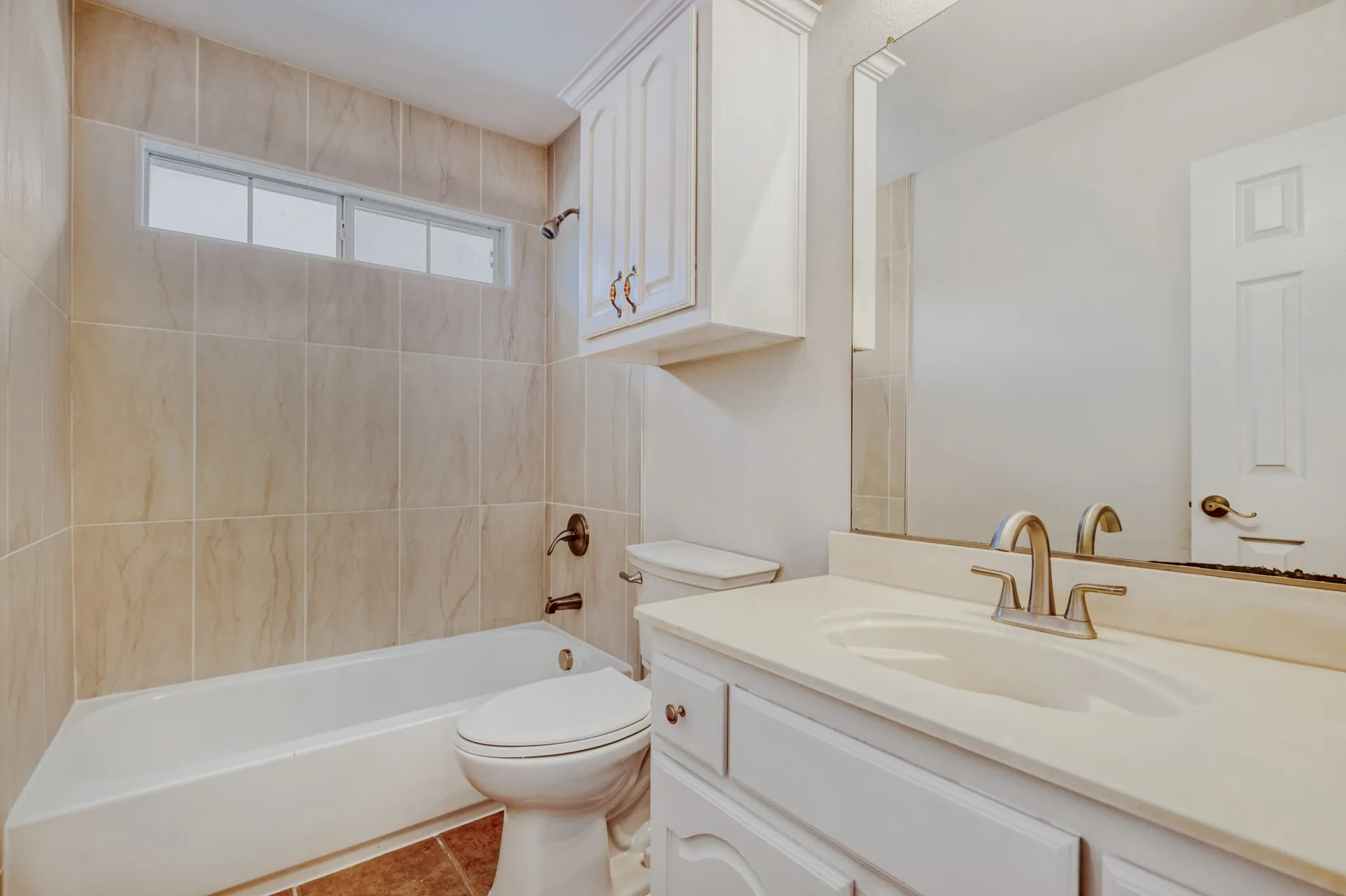 Single Family Residence For Sale in Denton County , 2207 Creekedge Court, Corinth, Texas 76210, 5 Bedroom, 4 Bathroom, 3 Garage spaces, 3,537 Sqft, built in 2004, mls#21148987, Real Estate Agent in Corinth, Homes For Sale in Denton county, Homes For Sale in Corinth, Realtor in Corinth Texas, Real Estate Brokerage Independent Realty Texas, Luminita Cordes Realtor