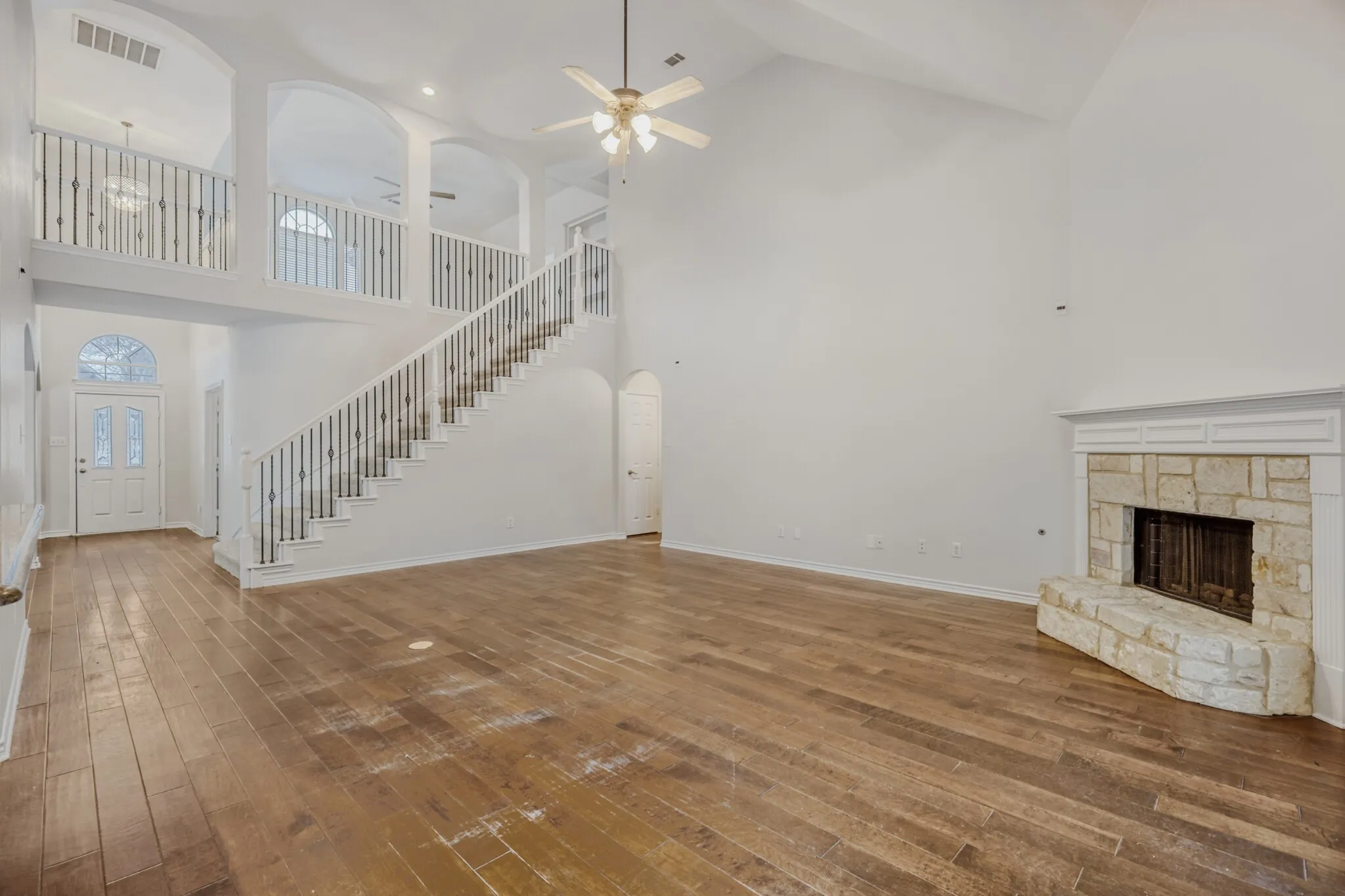 Single Family Residence For Sale in Denton County , 2207 Creekedge Court, Corinth, Texas 76210, 5 Bedroom, 4 Bathroom, 3 Garage spaces, 3,537 Sqft, built in 2004, mls#21148987, Real Estate Agent in Corinth, Homes For Sale in Denton county, Homes For Sale in Corinth, Realtor in Corinth Texas, Real Estate Brokerage Independent Realty Texas, Luminita Cordes Realtor