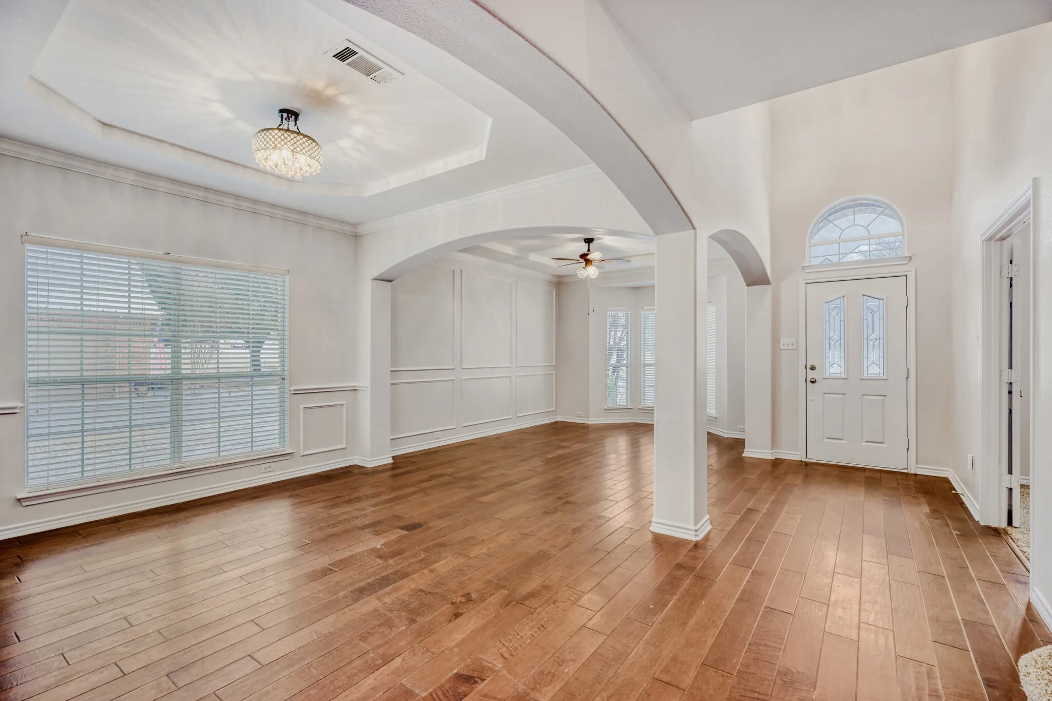 Single Family Residence For Sale in Denton County , 2207 Creekedge Court, Corinth, Texas 76210, 5 Bedroom, 4 Bathroom, 3 Garage spaces, 3,537 Sqft, built in 2004, mls#21148987, Real Estate Agent in Corinth, Homes For Sale in Denton county, Homes For Sale in Corinth, Realtor in Corinth Texas, Real Estate Brokerage Independent Realty Texas, Luminita Cordes Realtor