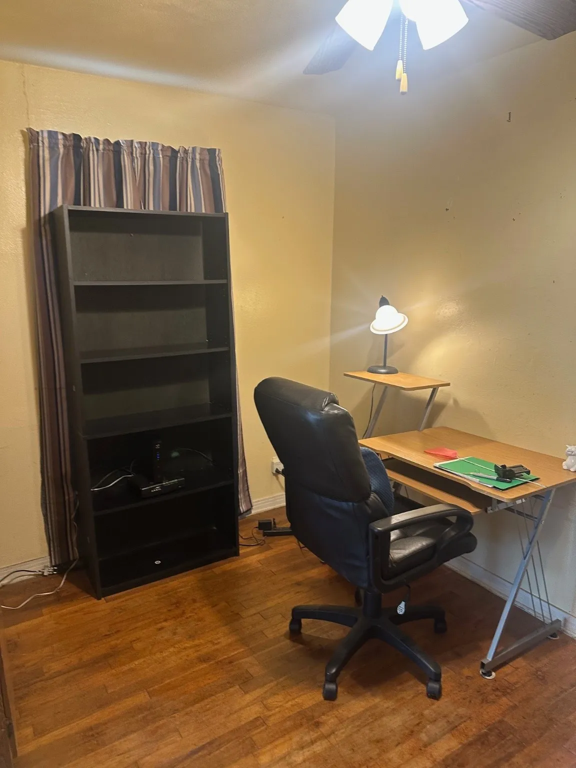 Single Family Residence For Sale in Grayson County , 631 W Walker Street, Denison, Texas 75020, 2 Bedroom, 1 Bathroom, Garage spaces, 1,127 Sqft, built in 1940, Preowned, mls#21158507, Real Estate Agent in Denison, Homes For Sale in Grayson county, Homes For Sale in Denison, Realtor in Denison Texas, Real Estate Brokerage Independent Realty Texas, Luminita Cordes Realtor