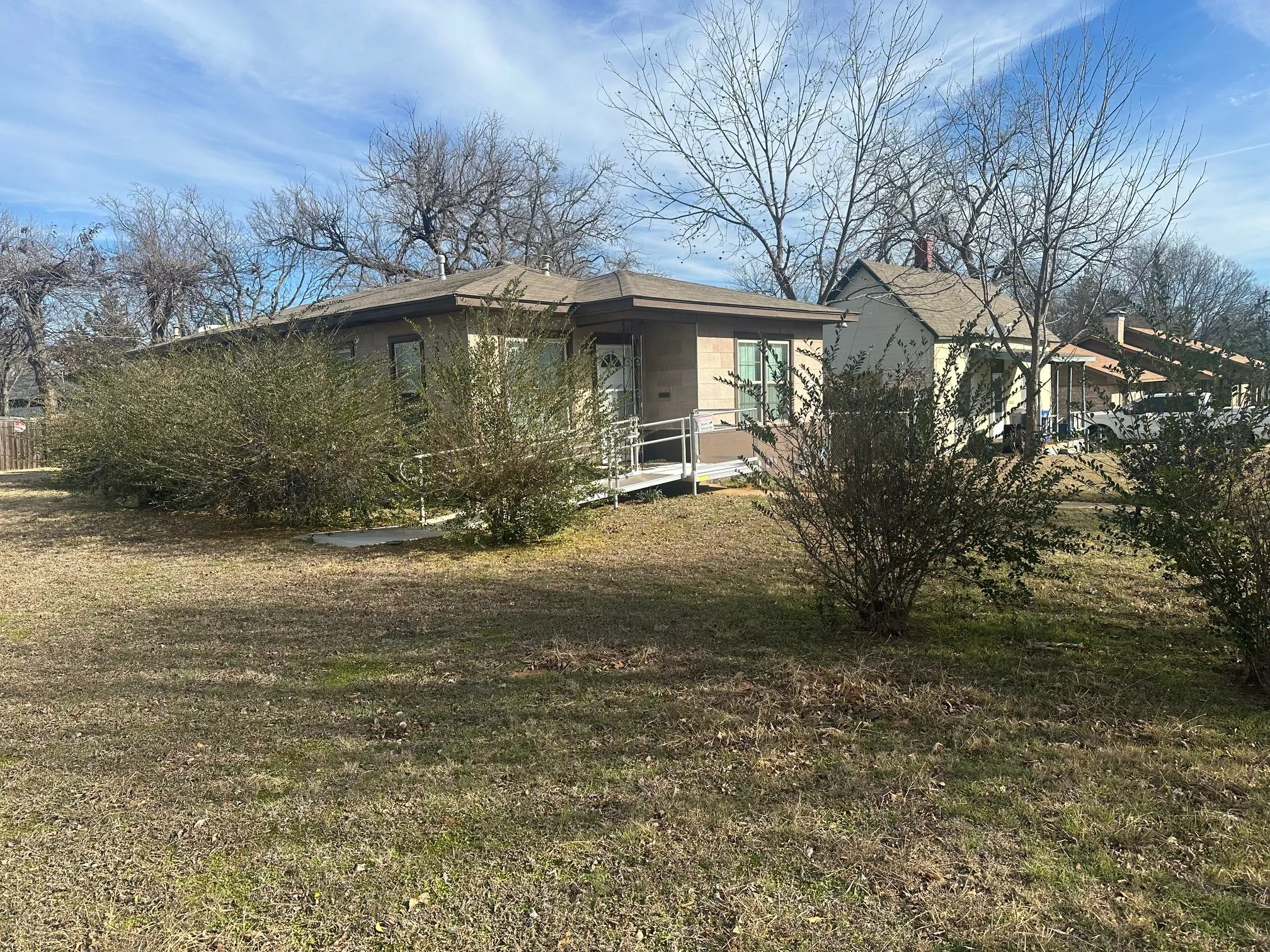 Single Family Residence For Sale in Grayson County , 631 W Walker Street, Denison, Texas 75020, 2 Bedroom, 1 Bathroom, Garage spaces, 1,127 Sqft, built in 1940, Preowned, mls#21158507, Real Estate Agent in Denison, Homes For Sale in Grayson county, Homes For Sale in Denison, Realtor in Denison Texas, Real Estate Brokerage Independent Realty Texas, Luminita Cordes Realtor