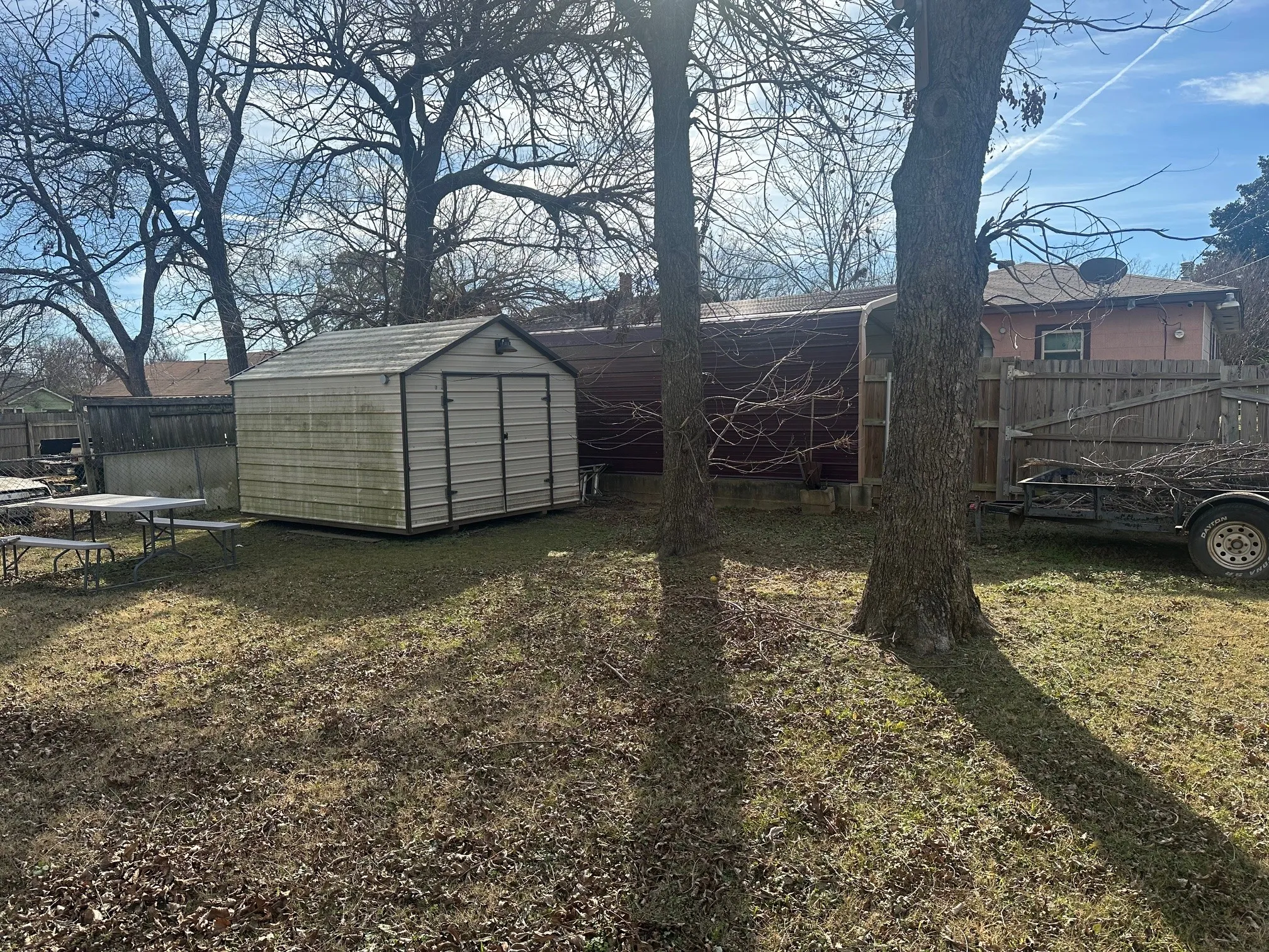 Single Family Residence For Sale in Grayson County , 631 W Walker Street, Denison, Texas 75020, 2 Bedroom, 1 Bathroom, Garage spaces, 1,127 Sqft, built in 1940, Preowned, mls#21158507, Real Estate Agent in Denison, Homes For Sale in Grayson county, Homes For Sale in Denison, Realtor in Denison Texas, Real Estate Brokerage Independent Realty Texas, Luminita Cordes Realtor