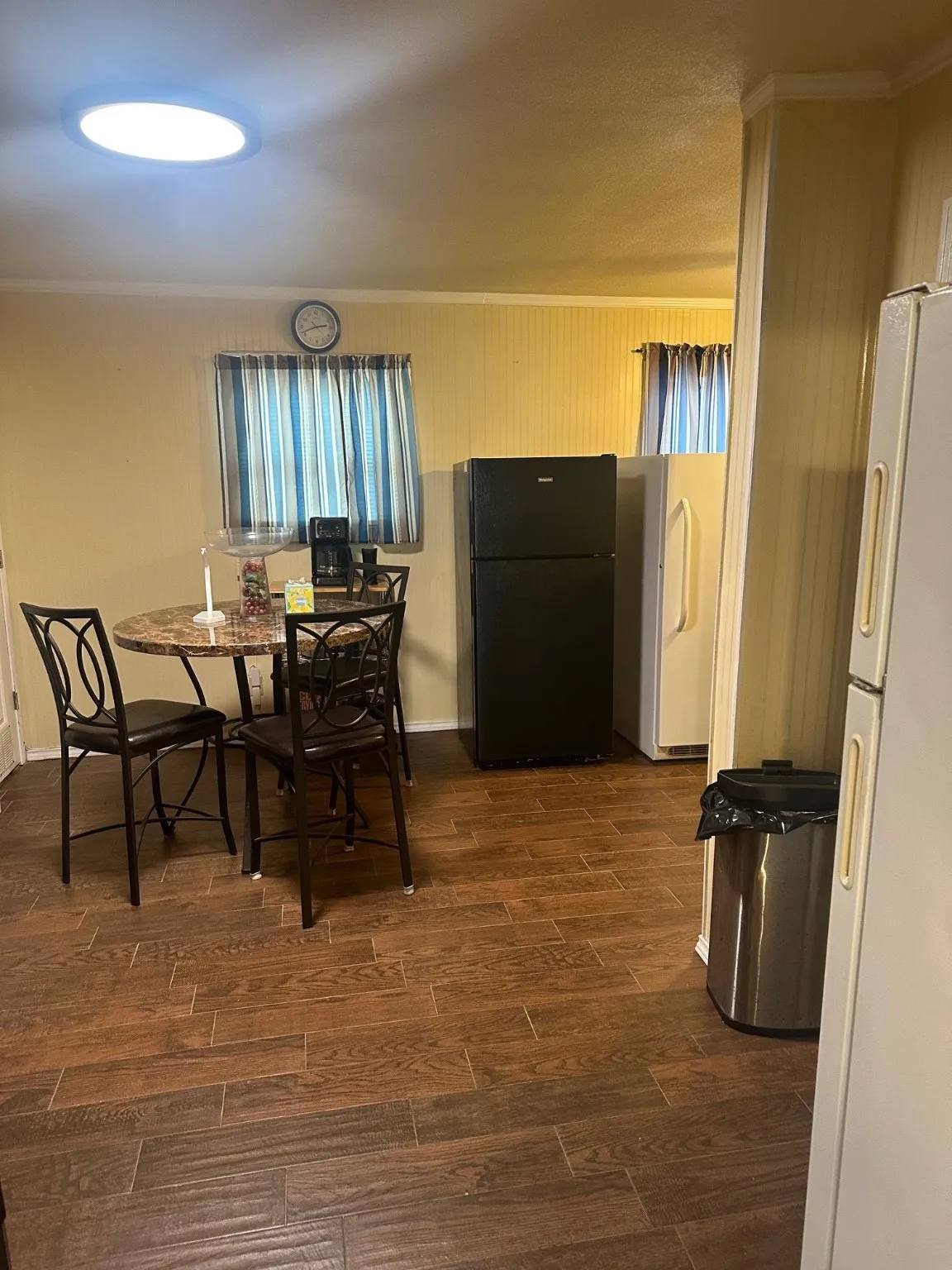 Single Family Residence For Sale in Grayson County , 631 W Walker Street, Denison, Texas 75020, 2 Bedroom, 1 Bathroom, Garage spaces, 1,127 Sqft, built in 1940, Preowned, mls#21158507, Real Estate Agent in Denison, Homes For Sale in Grayson county, Homes For Sale in Denison, Realtor in Denison Texas, Real Estate Brokerage Independent Realty Texas, Luminita Cordes Realtor