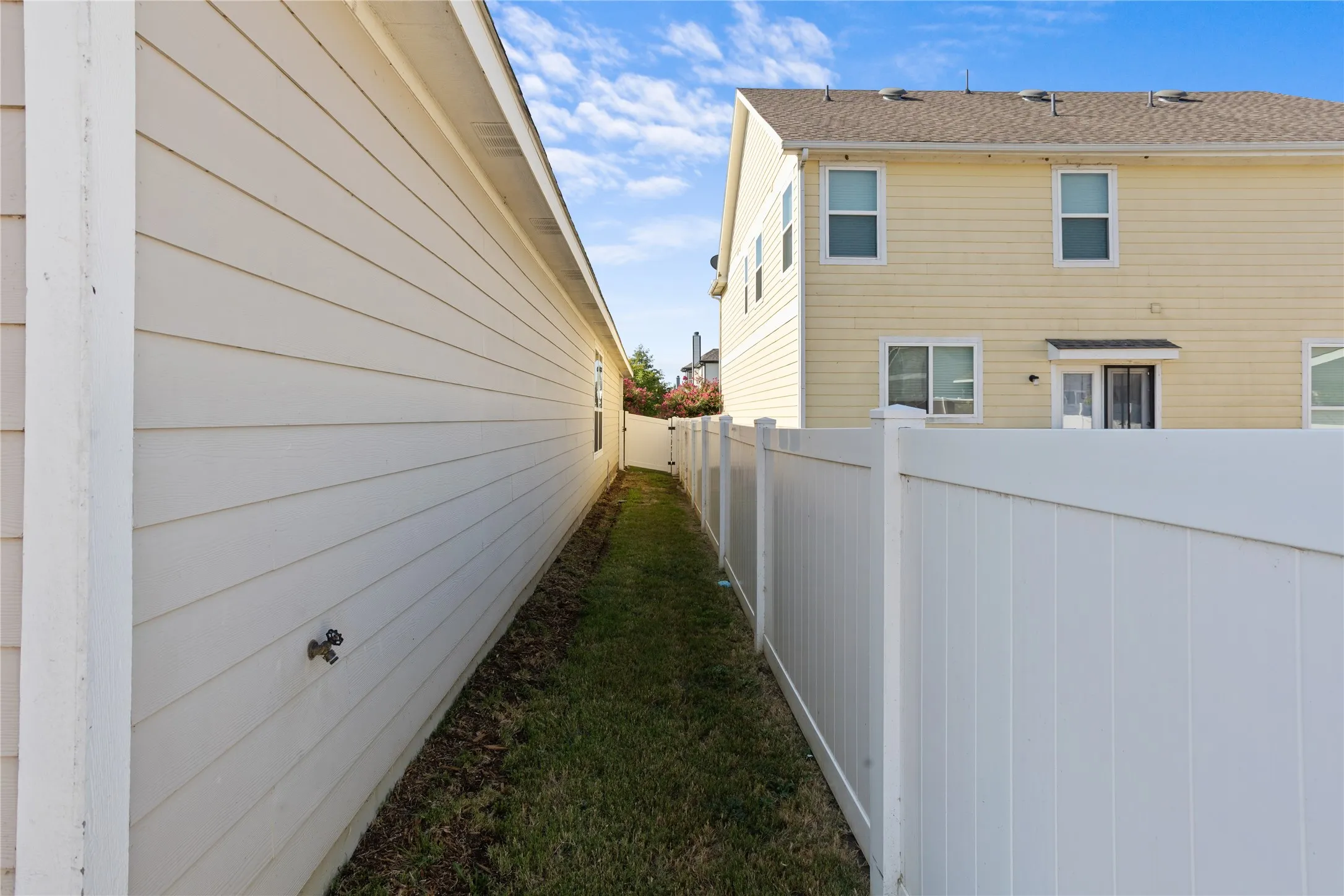 Single Family Residence For Sale in Denton County , 9021 Benevolent Court, Providence Village, Texas 76227, 3 Bedrooms, 2 Bathrooms, 2 Garage spaces, 2,131 Sqft, built in 2014, Preowned, Price $299,000, mls#21156617, Real Estate Agent in Providence Village, Homes For Sale in Denton county, Homes For Sale in Providence Village, Realtor in Providence Village Texas, Real Estate Brokerage Independent Realty Texas, Luminita Cordes Realtor