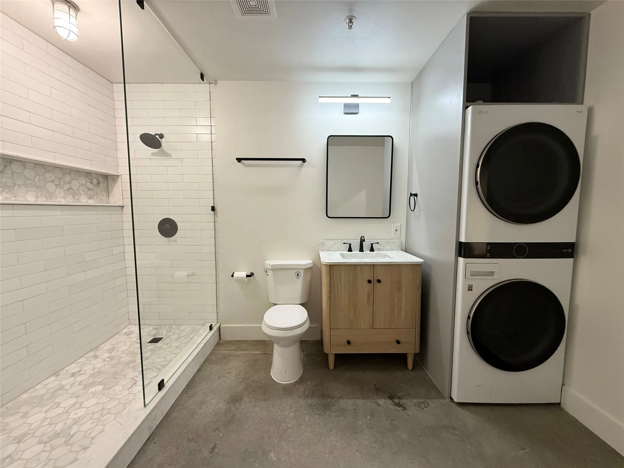Condominium For Rent in Dallas County , 1122 Jackson Street 522, Dallas, Texas 75202, 2 Bedrooms, 1 Bathroom, 1 Garage spaces, 840 Sqft, built in 1925, Preowned, Price $1,900, mls#21158115, Real Estate Agent in Dallas, Homes For Rent in Dallas county, Homes For Rent in Dallas, Realtor in Dallas Texas, Real Estate Brokerage Independent Realty Texas, Luminita Cordes Realtor