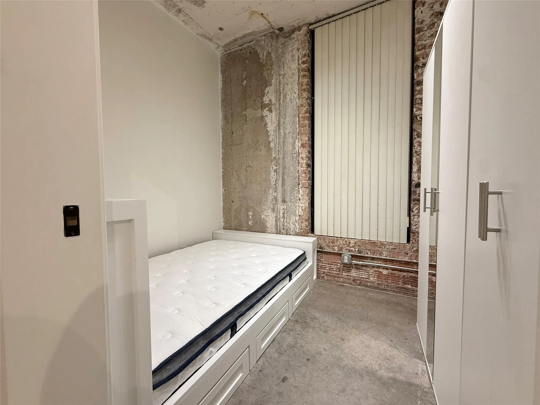 Condominium For Rent in Dallas County , 1122 Jackson Street 522, Dallas, Texas 75202, 2 Bedrooms, 1 Bathroom, 1 Garage spaces, 840 Sqft, built in 1925, Preowned, Price $1,900, mls#21158115, Real Estate Agent in Dallas, Homes For Rent in Dallas county, Homes For Rent in Dallas, Realtor in Dallas Texas, Real Estate Brokerage Independent Realty Texas, Luminita Cordes Realtor