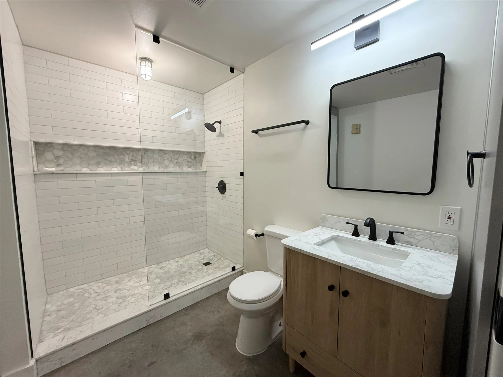 Condominium For Rent in Dallas County , 1122 Jackson Street 522, Dallas, Texas 75202, 2 Bedrooms, 1 Bathroom, 1 Garage spaces, 840 Sqft, built in 1925, Preowned, Price $1,900, mls#21158115, Real Estate Agent in Dallas, Homes For Rent in Dallas county, Homes For Rent in Dallas, Realtor in Dallas Texas, Real Estate Brokerage Independent Realty Texas, Luminita Cordes Realtor