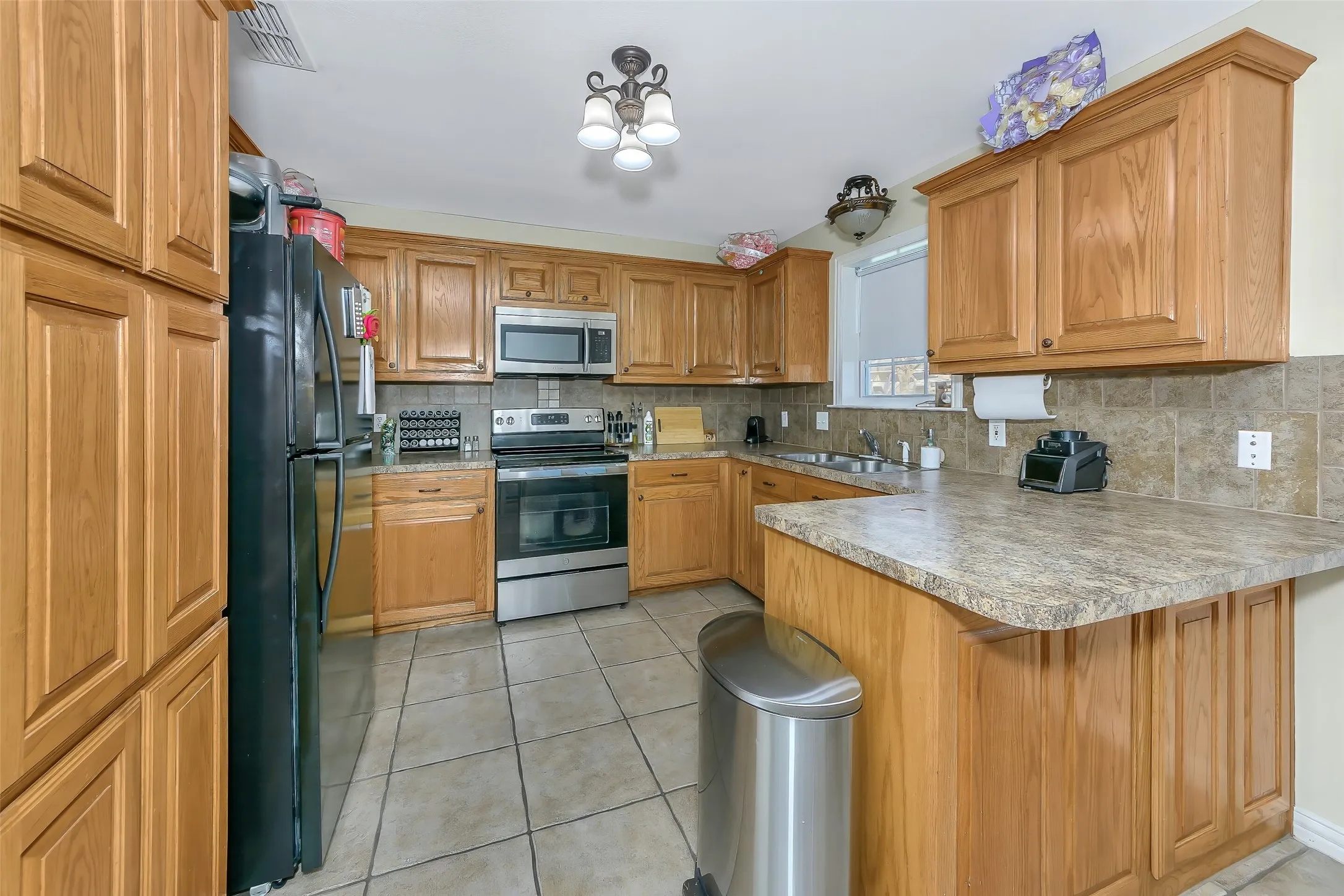 Single Family Residence For Sale in Collin County , 203 N Church Street, Blue Ridge, Texas 75424, 3 Bedrooms, 2 Bathrooms, 2 Garage spaces, 1,353 Sqft, built in 2004, Price $299,900, mls#21158519, Real Estate Agent in Blue Ridge, Homes For Sale in Collin county, Homes For Sale in Blue Ridge, Realtor in Blue Ridge Texas, Real Estate Brokerage Independent Realty Texas, Luminita Cordes Realtor