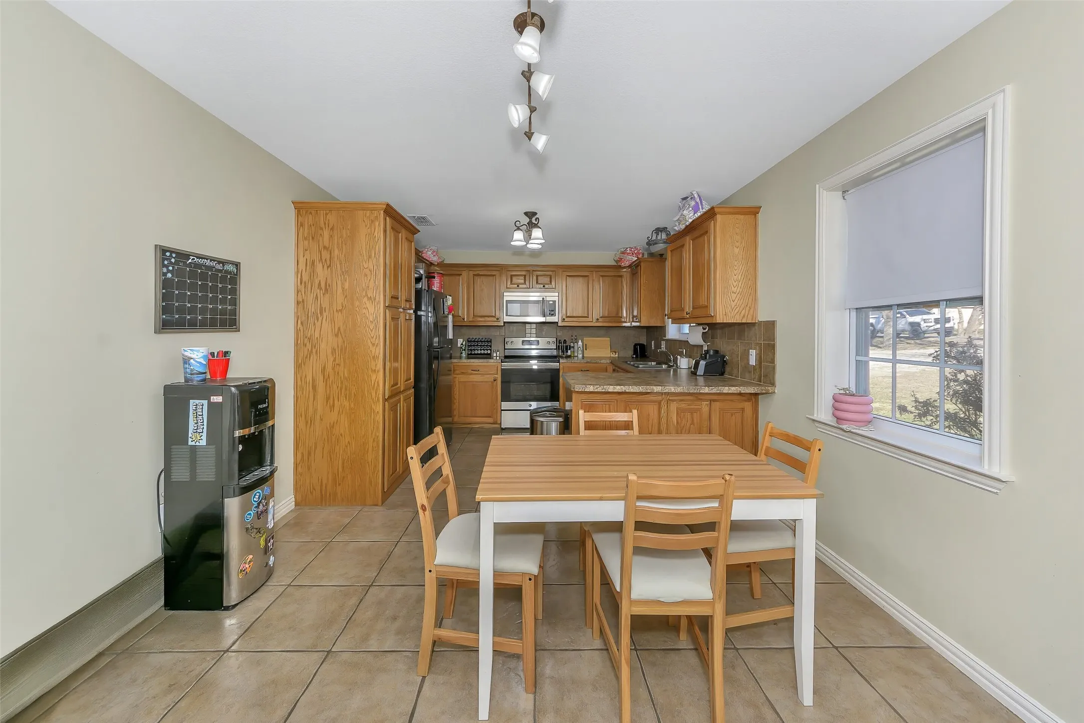 Single Family Residence For Sale in Collin County , 203 N Church Street, Blue Ridge, Texas 75424, 3 Bedrooms, 2 Bathrooms, 2 Garage spaces, 1,353 Sqft, built in 2004, Price $299,900, mls#21158519, Real Estate Agent in Blue Ridge, Homes For Sale in Collin county, Homes For Sale in Blue Ridge, Realtor in Blue Ridge Texas, Real Estate Brokerage Independent Realty Texas, Luminita Cordes Realtor