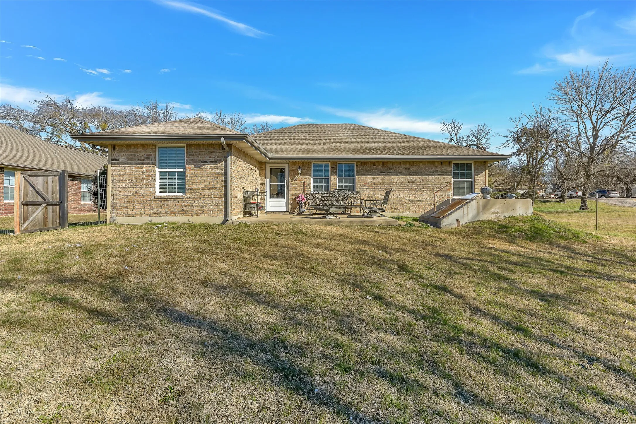 Single Family Residence For Sale in Collin County , 203 N Church Street, Blue Ridge, Texas 75424, 3 Bedrooms, 2 Bathrooms, 2 Garage spaces, 1,353 Sqft, built in 2004, Price $299,900, mls#21158519, Real Estate Agent in Blue Ridge, Homes For Sale in Collin county, Homes For Sale in Blue Ridge, Realtor in Blue Ridge Texas, Real Estate Brokerage Independent Realty Texas, Luminita Cordes Realtor